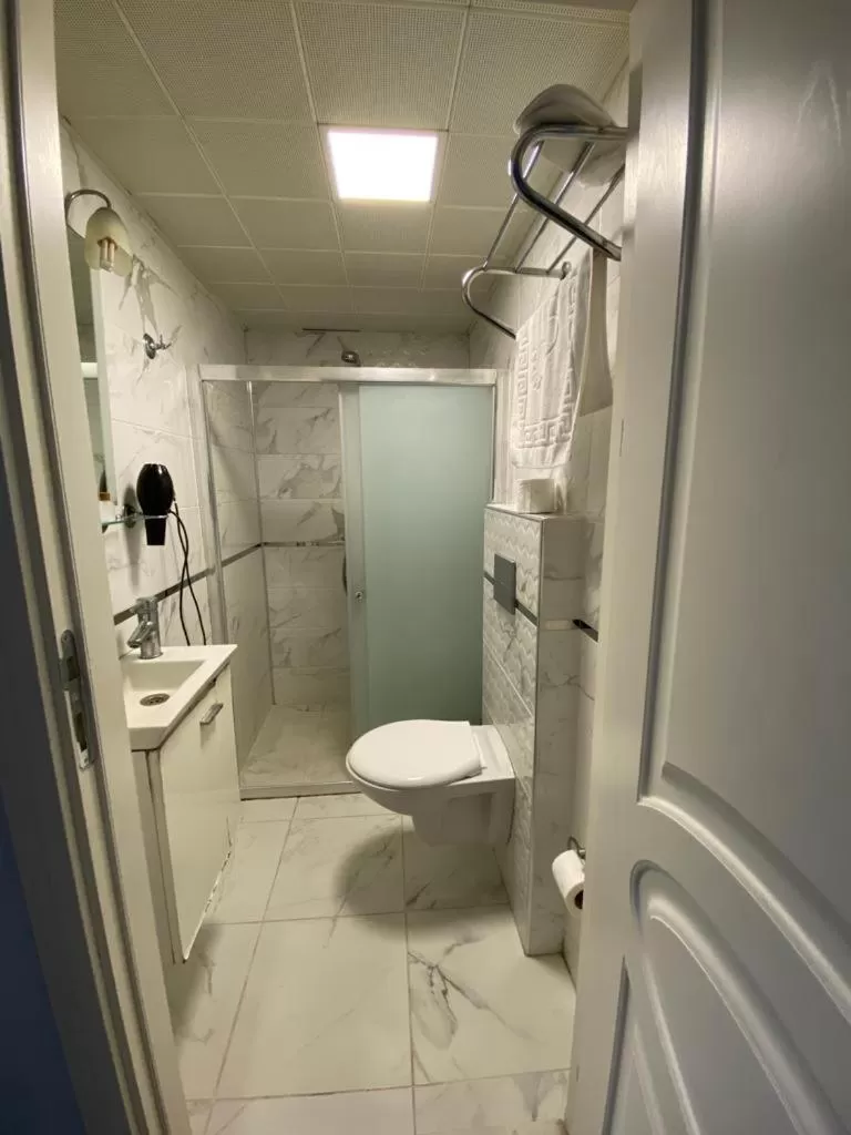 Bathroom in Sakran Hotel