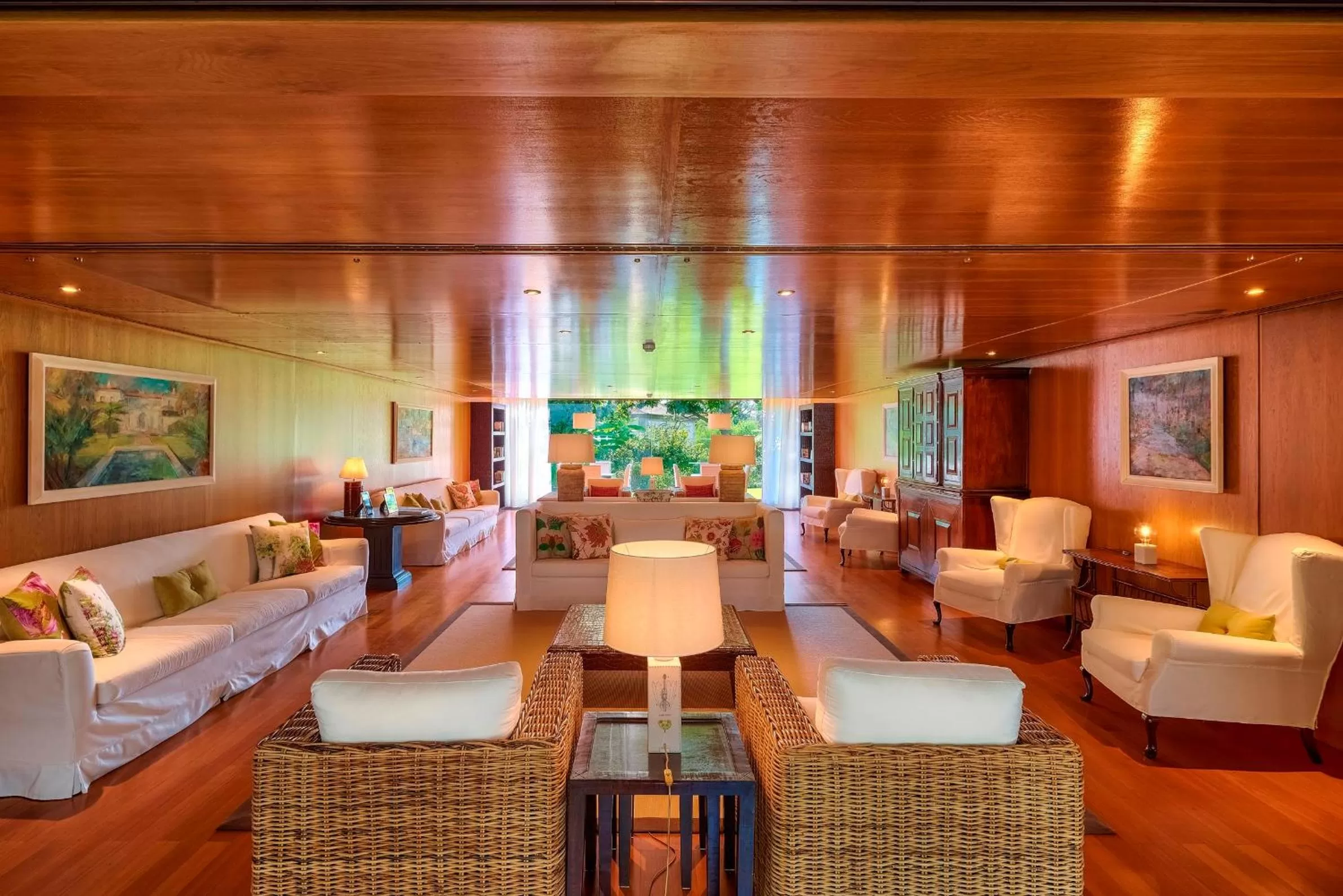 Library in Quinta da Casa Branca - Small Luxury Hotels of the World