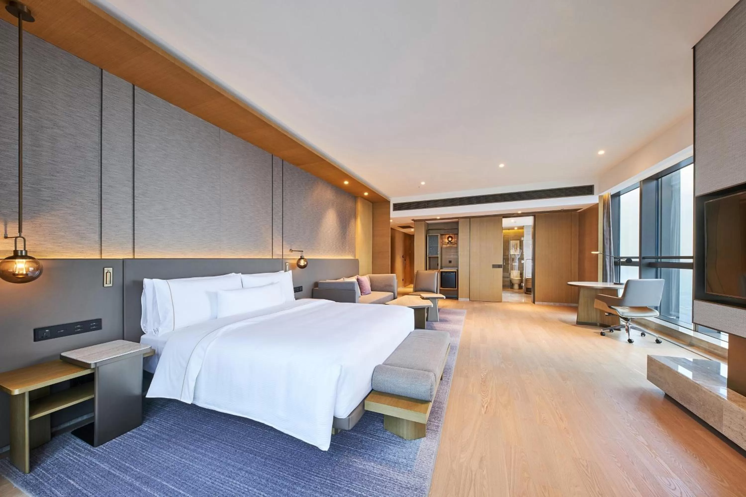Photo of the whole room, Bed in The Westin Zhongshan Guzhen
