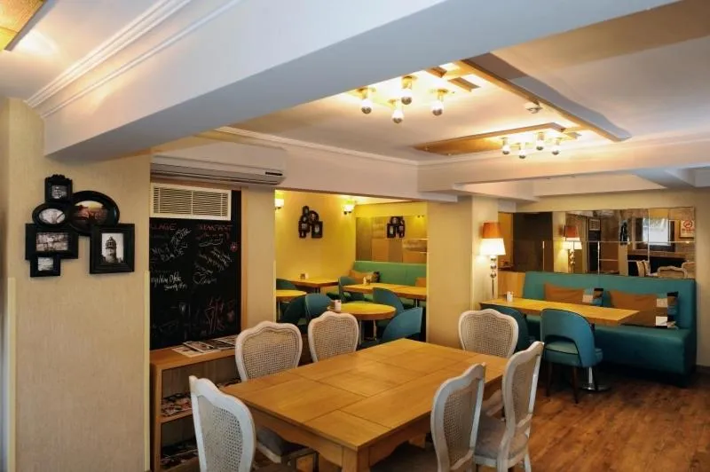 Restaurant/places to eat in Collage Pera Hotel