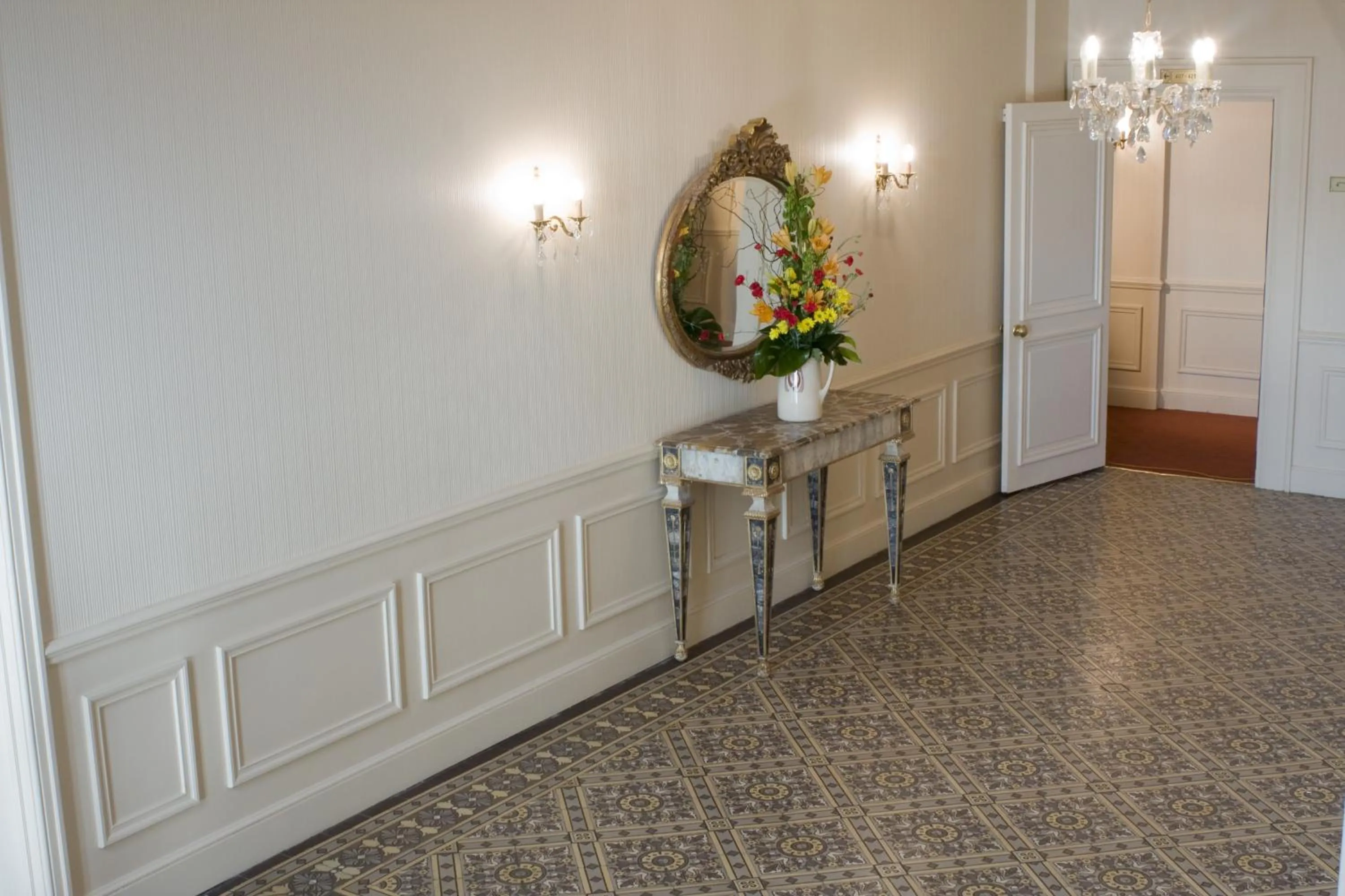 Decorative detail in Grand Hôtel Moderne