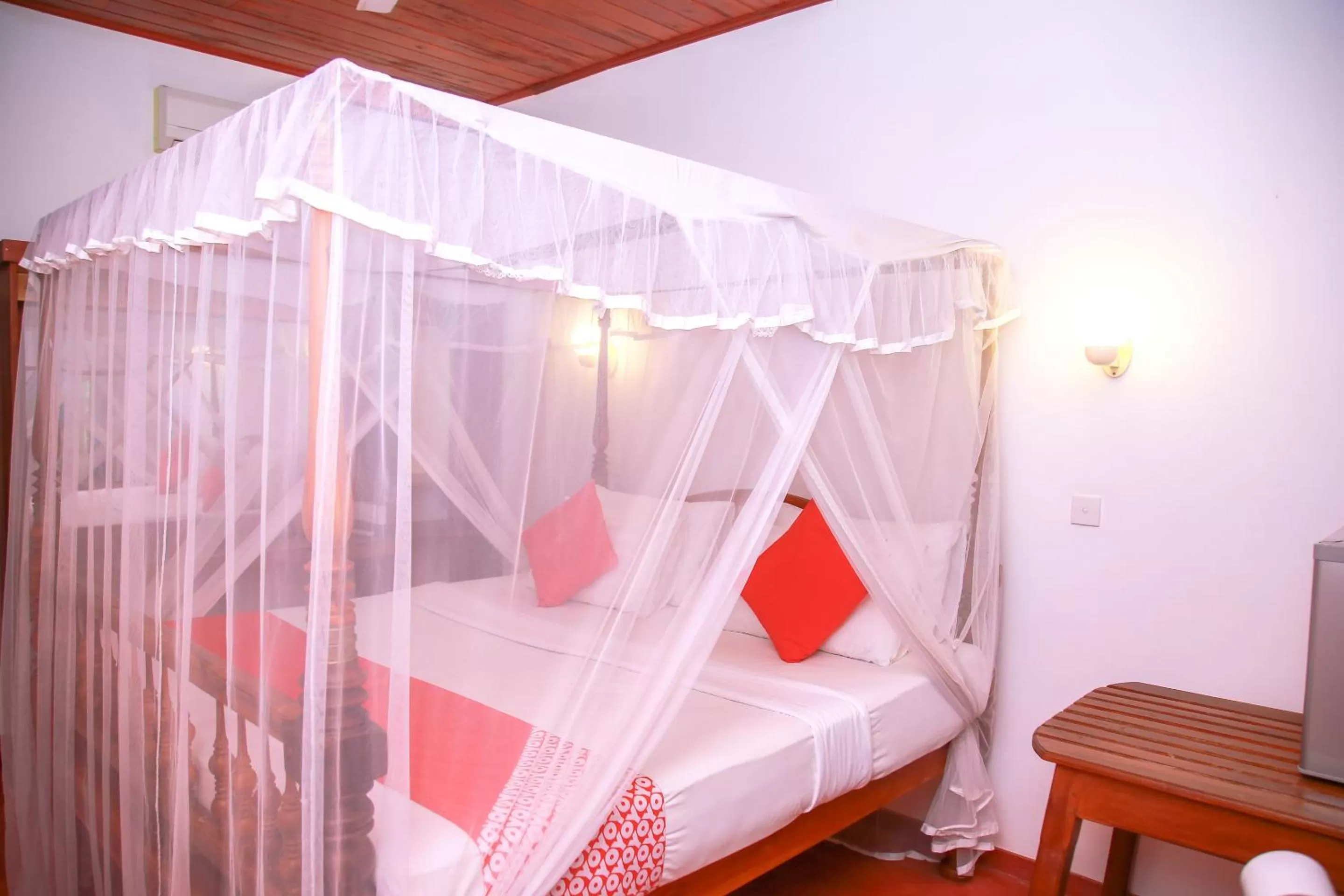 Bedroom, Bed in Surf Sea Breeze