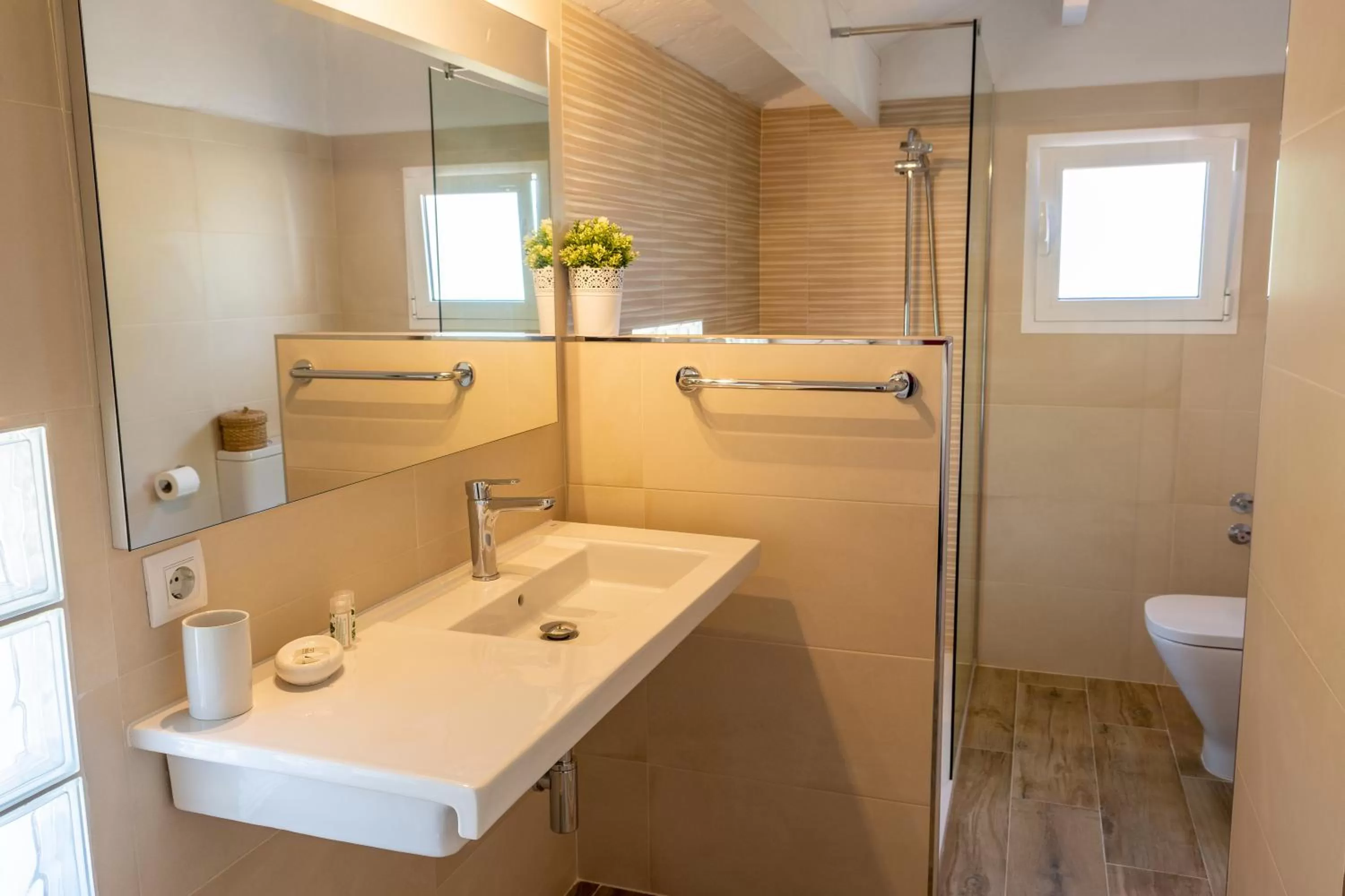 Bathroom in Agroturismo Binissafullet Vell