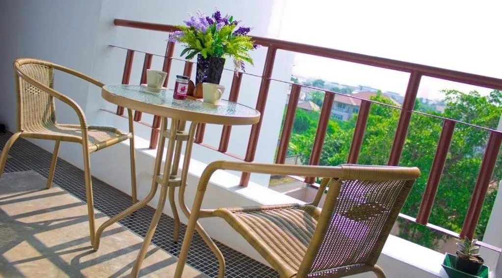 The Meet Green Apartment