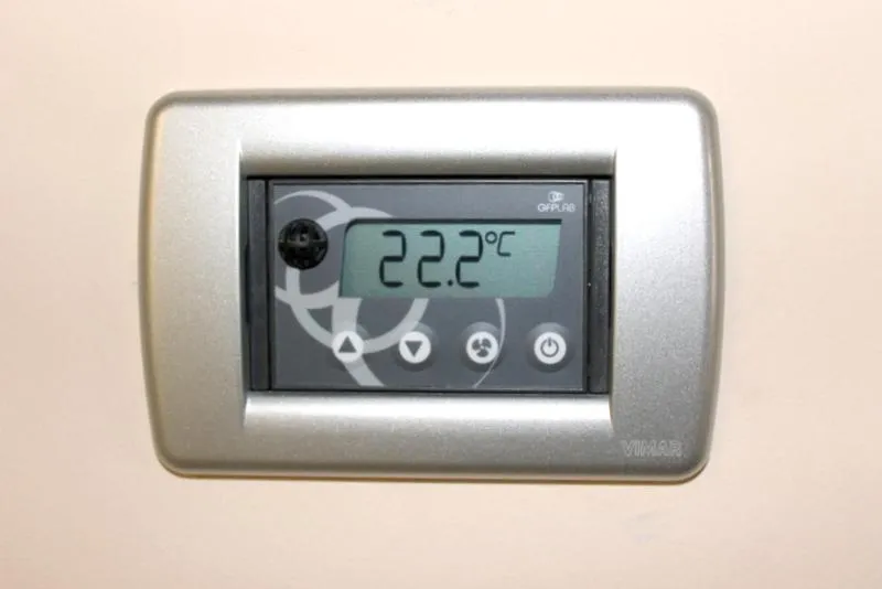 Decorative detail in Hotel City