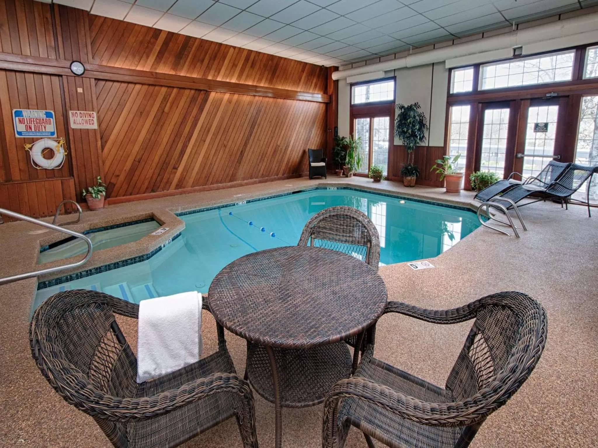 Swimming pool in Mill Falls Resort Collection at the Lake