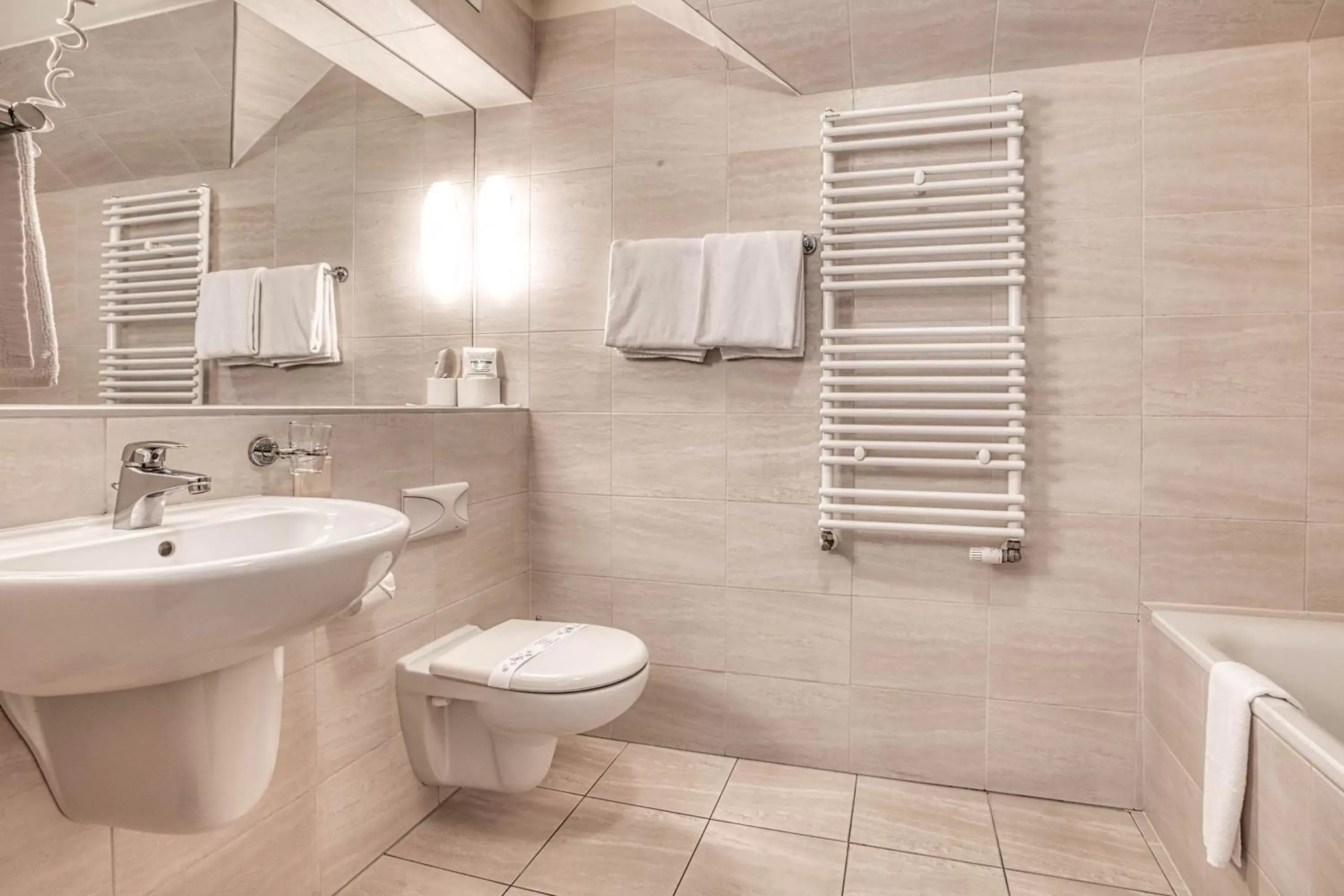 Twin Room in Dom Oliwski Twin Room in Dom Oliwski