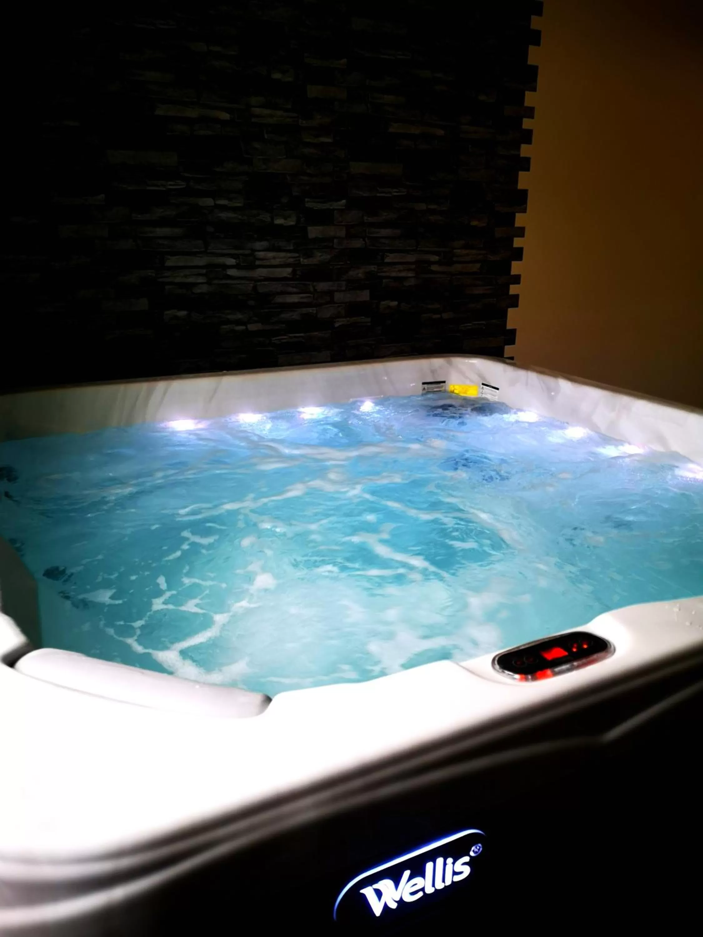 Massage, Swimming Pool in Zöld Sziget Wellness