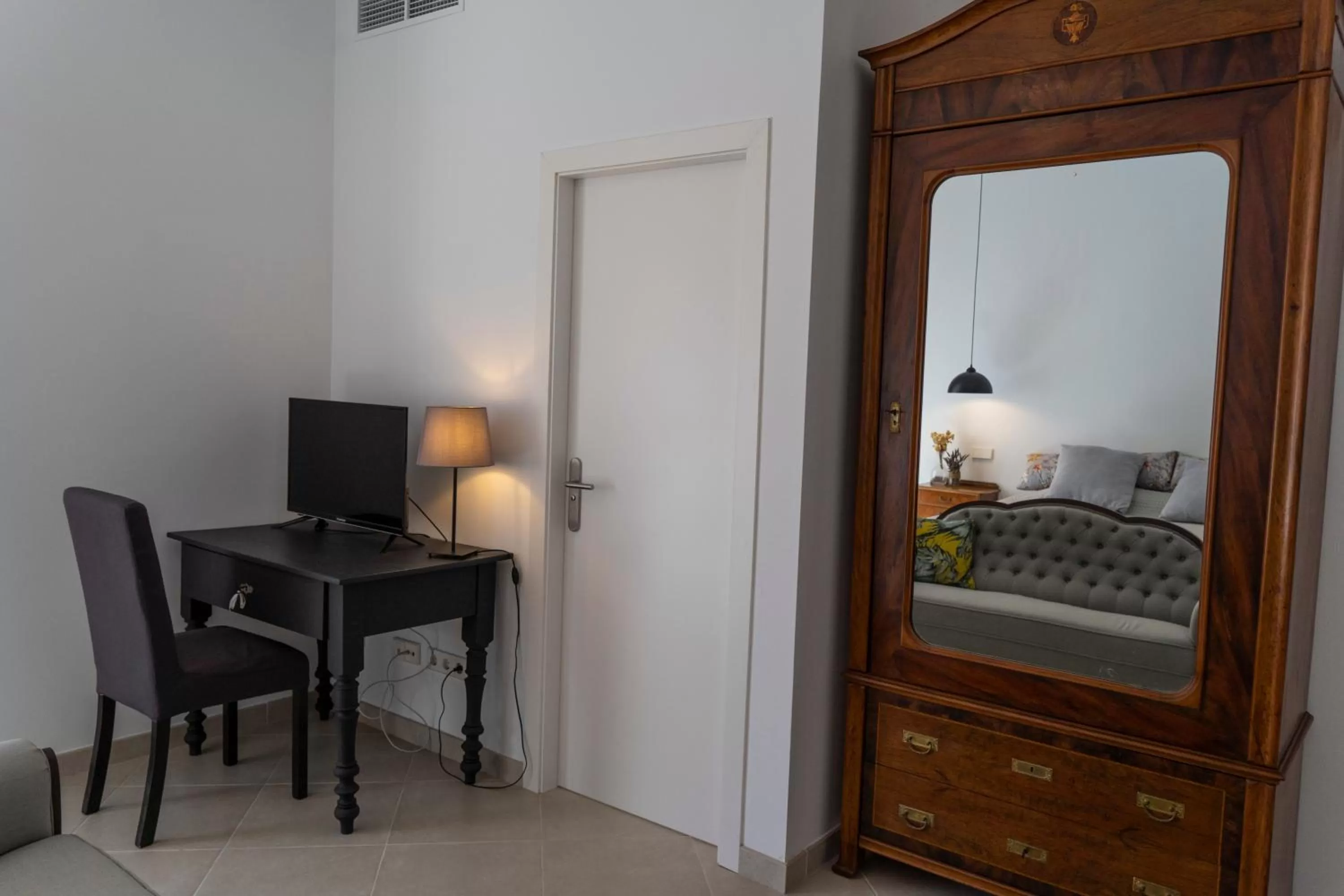 Seating area, Bed in Atrium Suites Mallorca