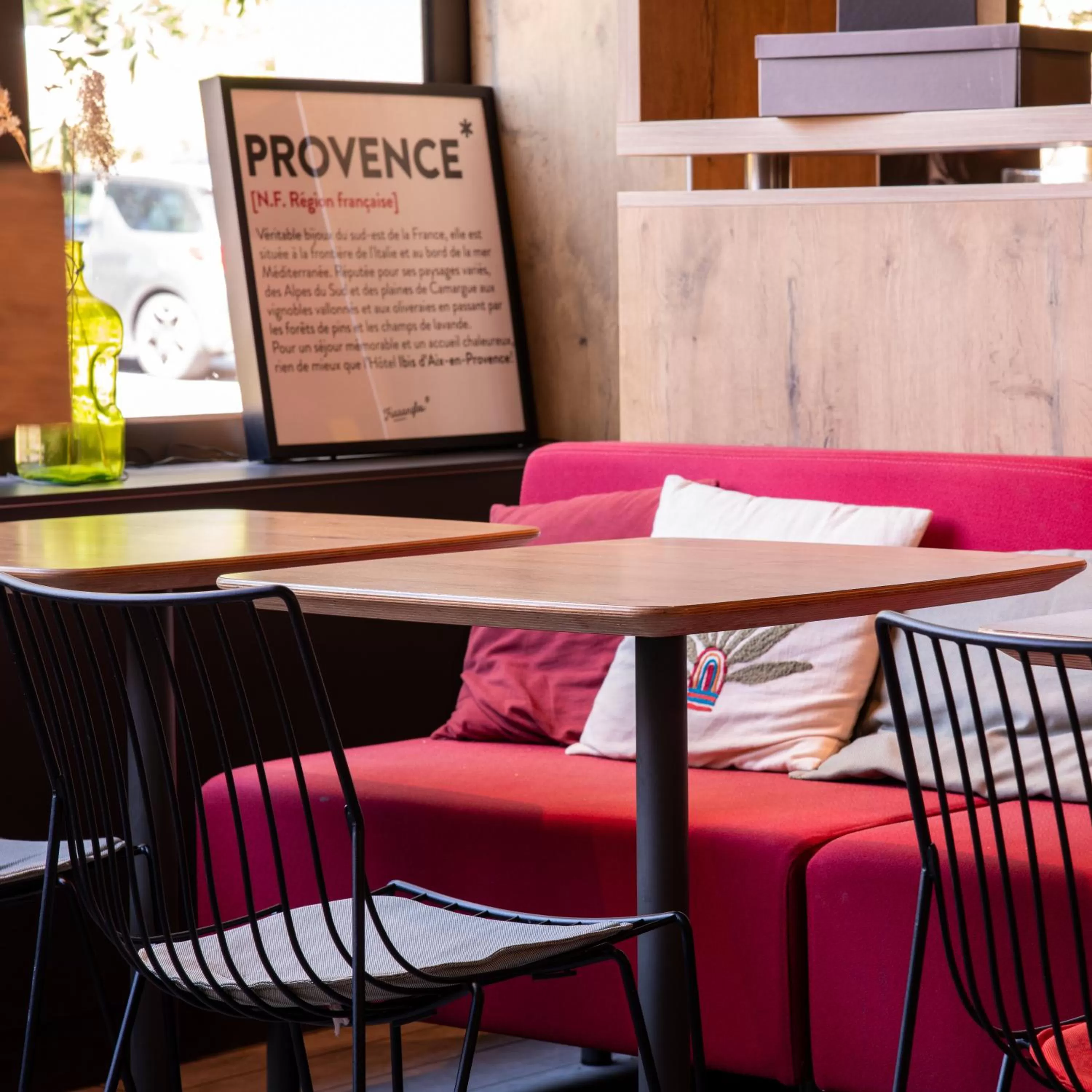 Seating area in ibis Aix en Provence