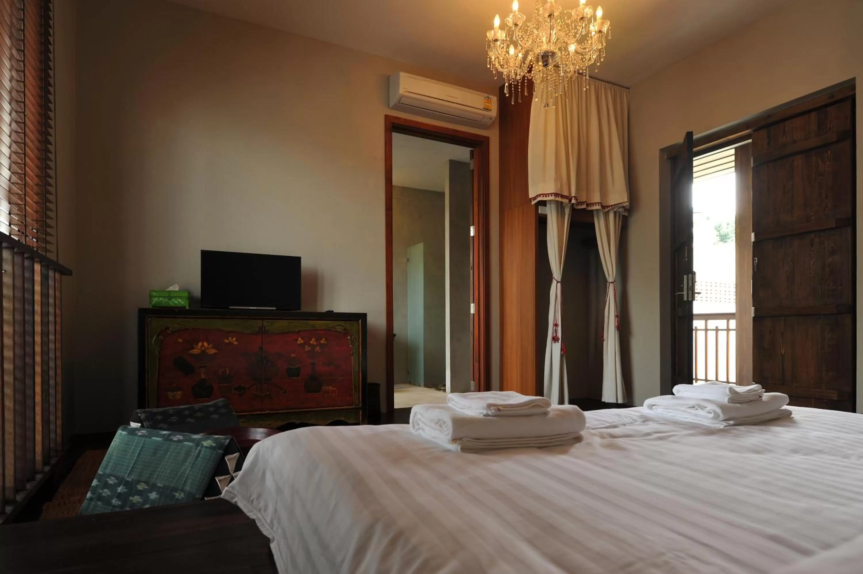 Bedroom, Bed in Villa Bangkok