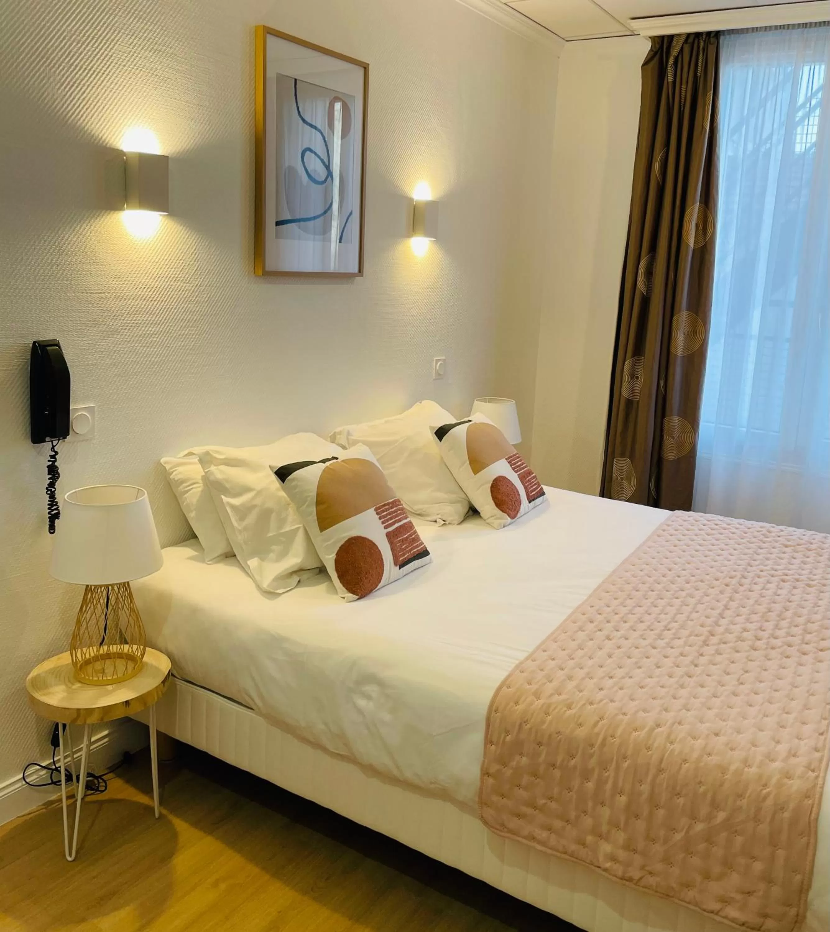 Bed in Hôtel Porte Mars - Reims Gare Centre Arena