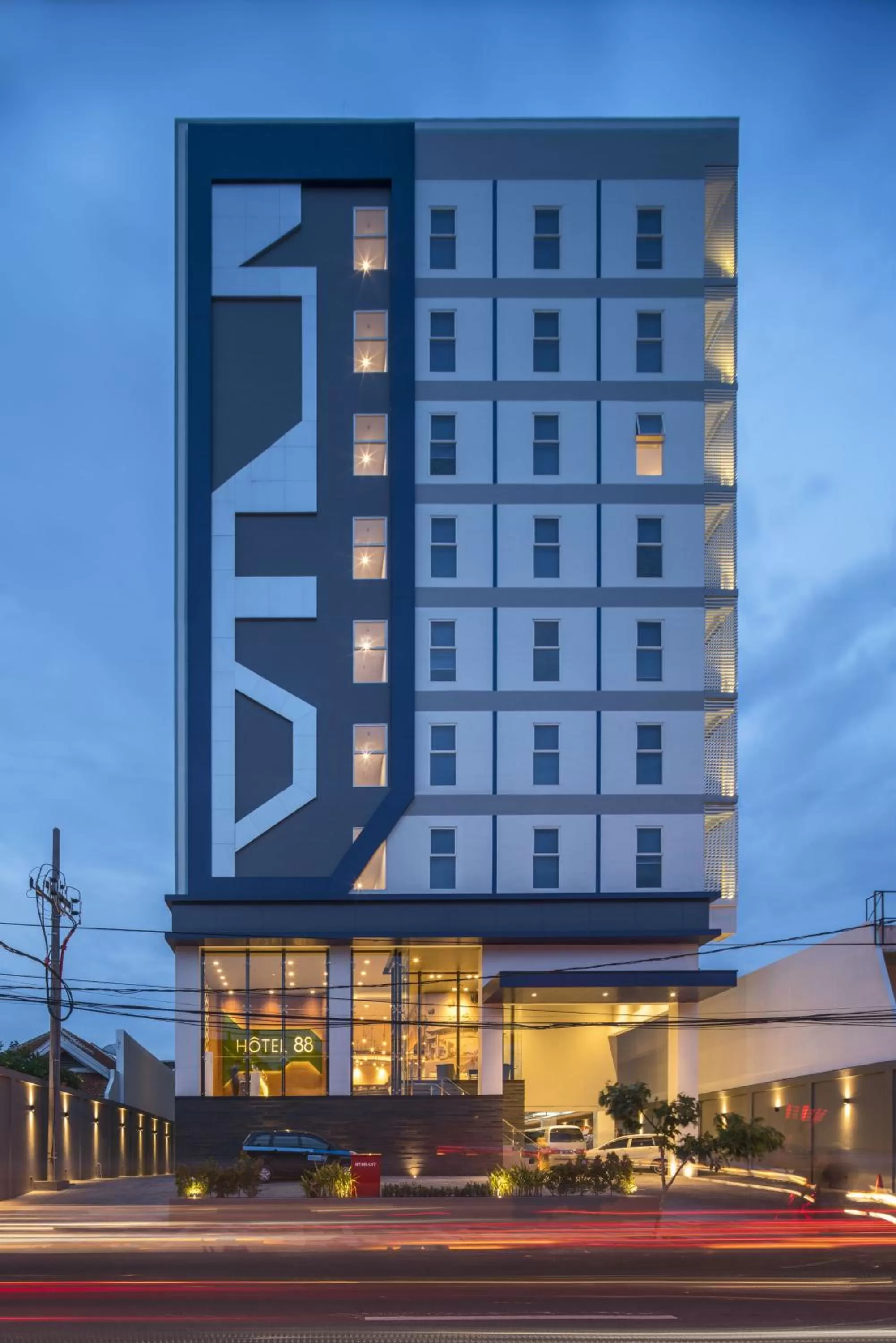 Facade/entrance in Hotel 88 Kedungsari - Kedungdoro By WH
