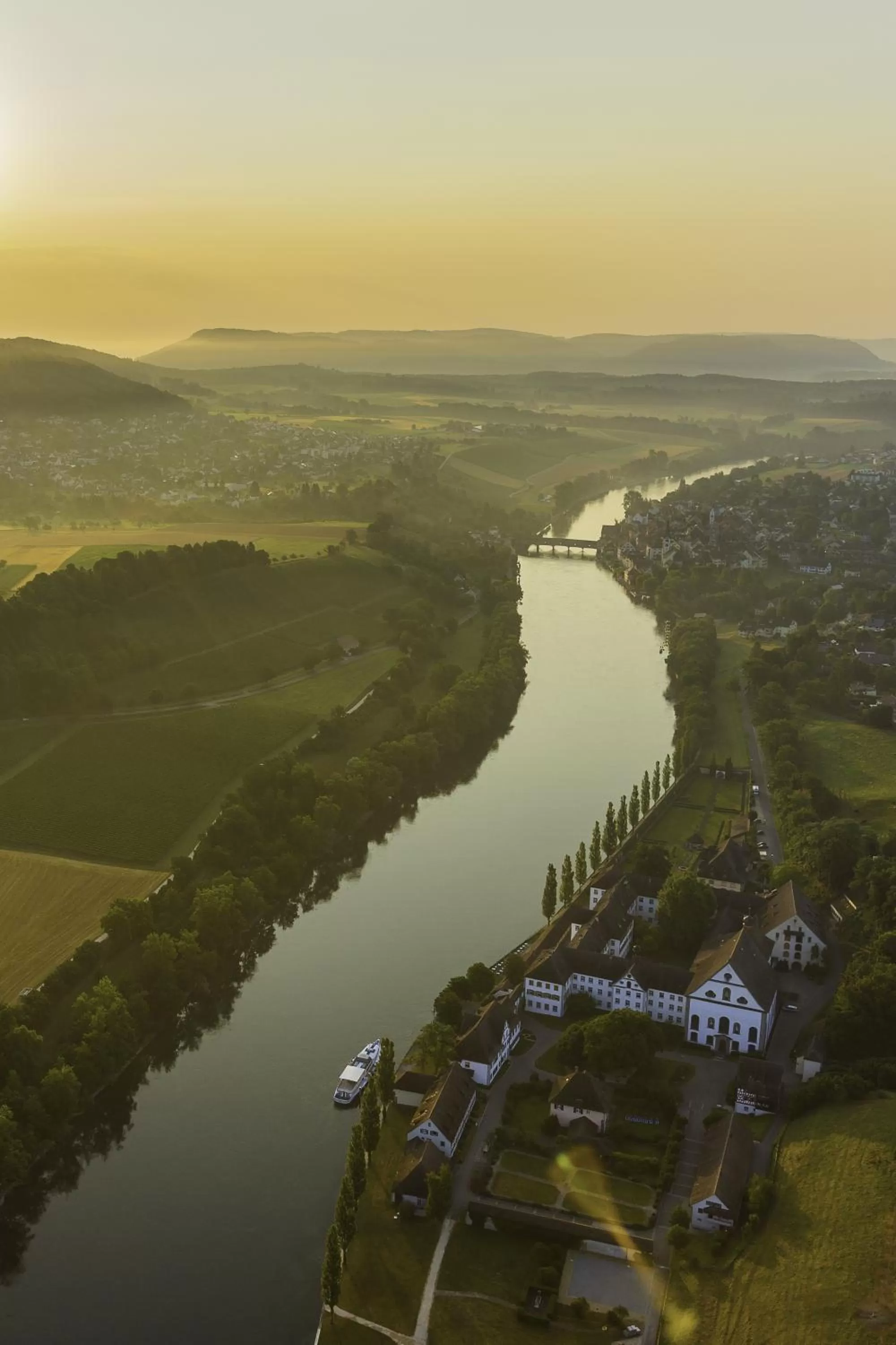 Natural landscape, Bird's-eye View in Hotel Rheingold