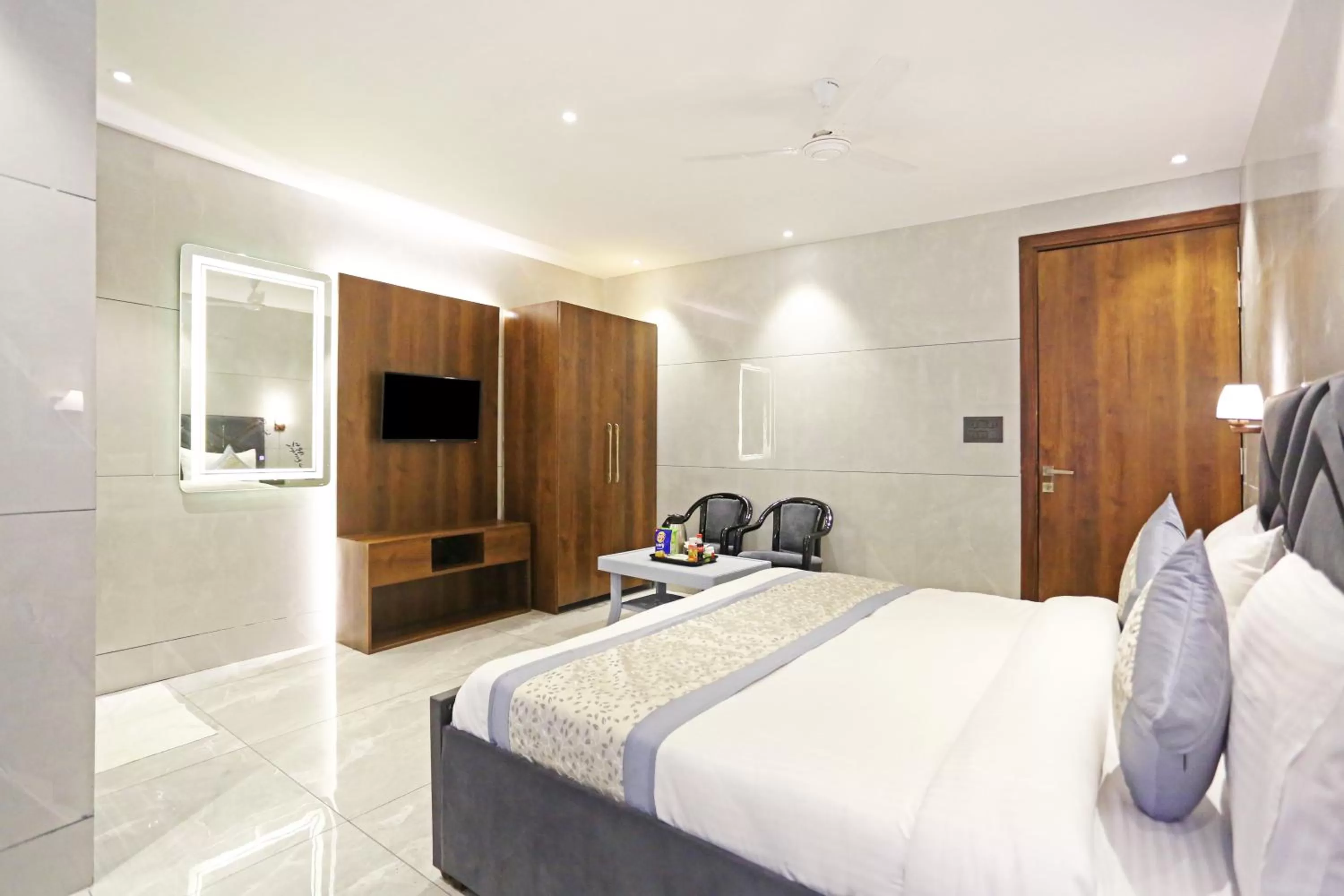 Bed in Frankstay By Hotel Preet in 05 mints walking Distance Nizamuddin Railway Station