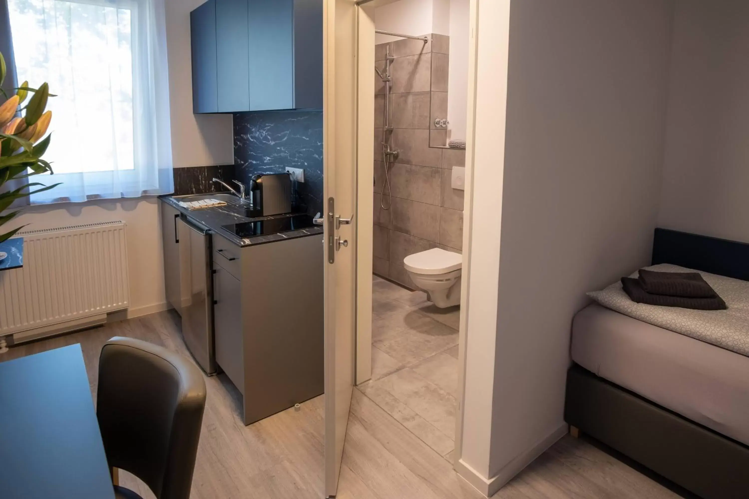 Single Room with Private Bathroom - single occupancy in Hotel A24 bei Hamburg Single Room with Private Bathroom - single occupancy in Hotel A24 bei Hamburg