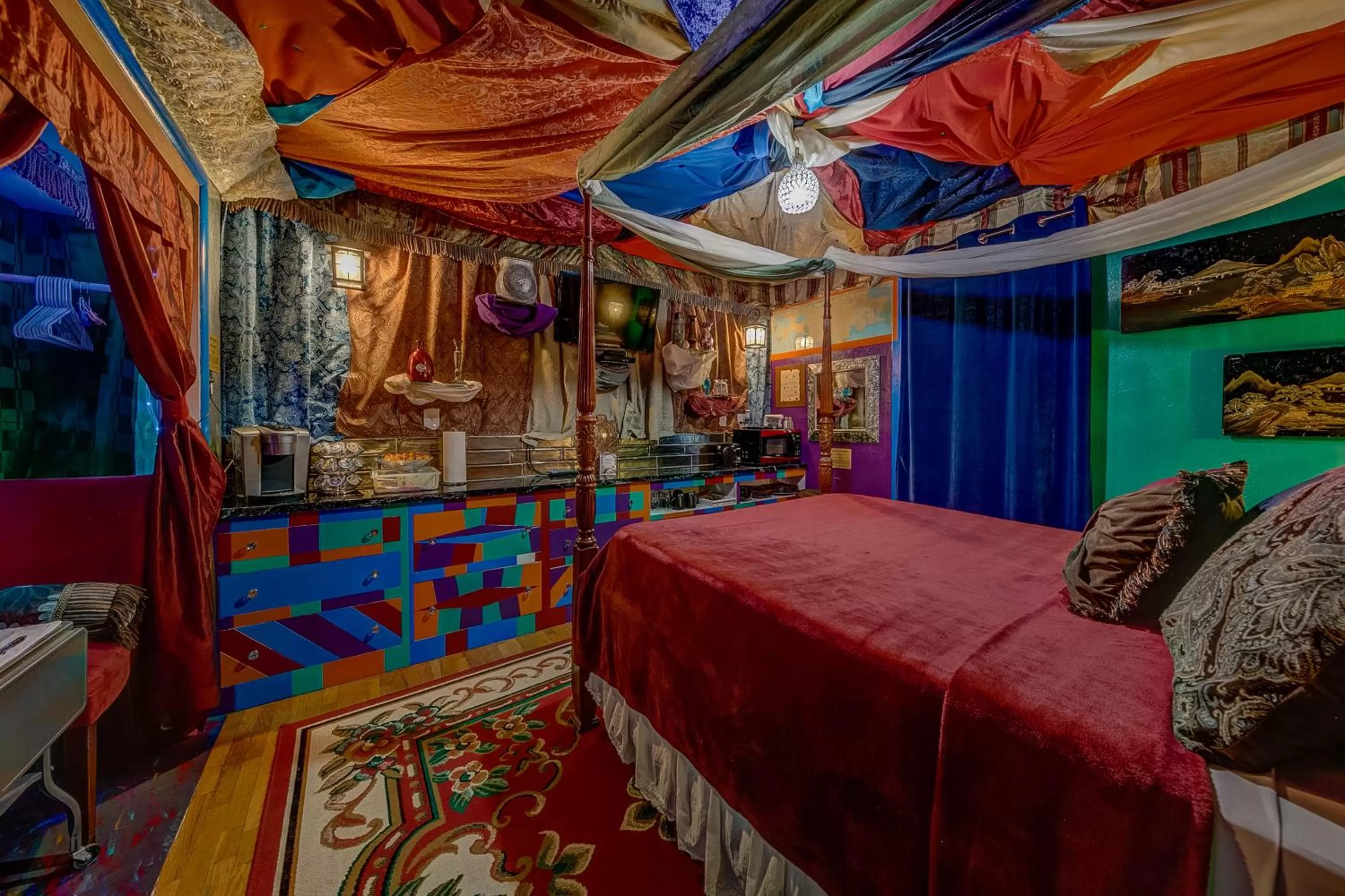 Bed in The Oasis on Eisenhower