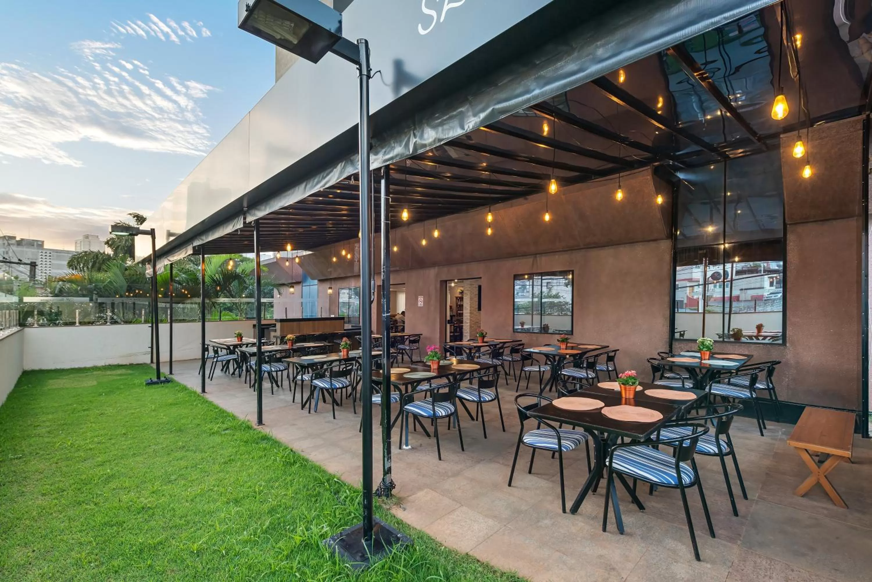 Restaurant/places to eat in Slaviero Guarulhos Aeroporto