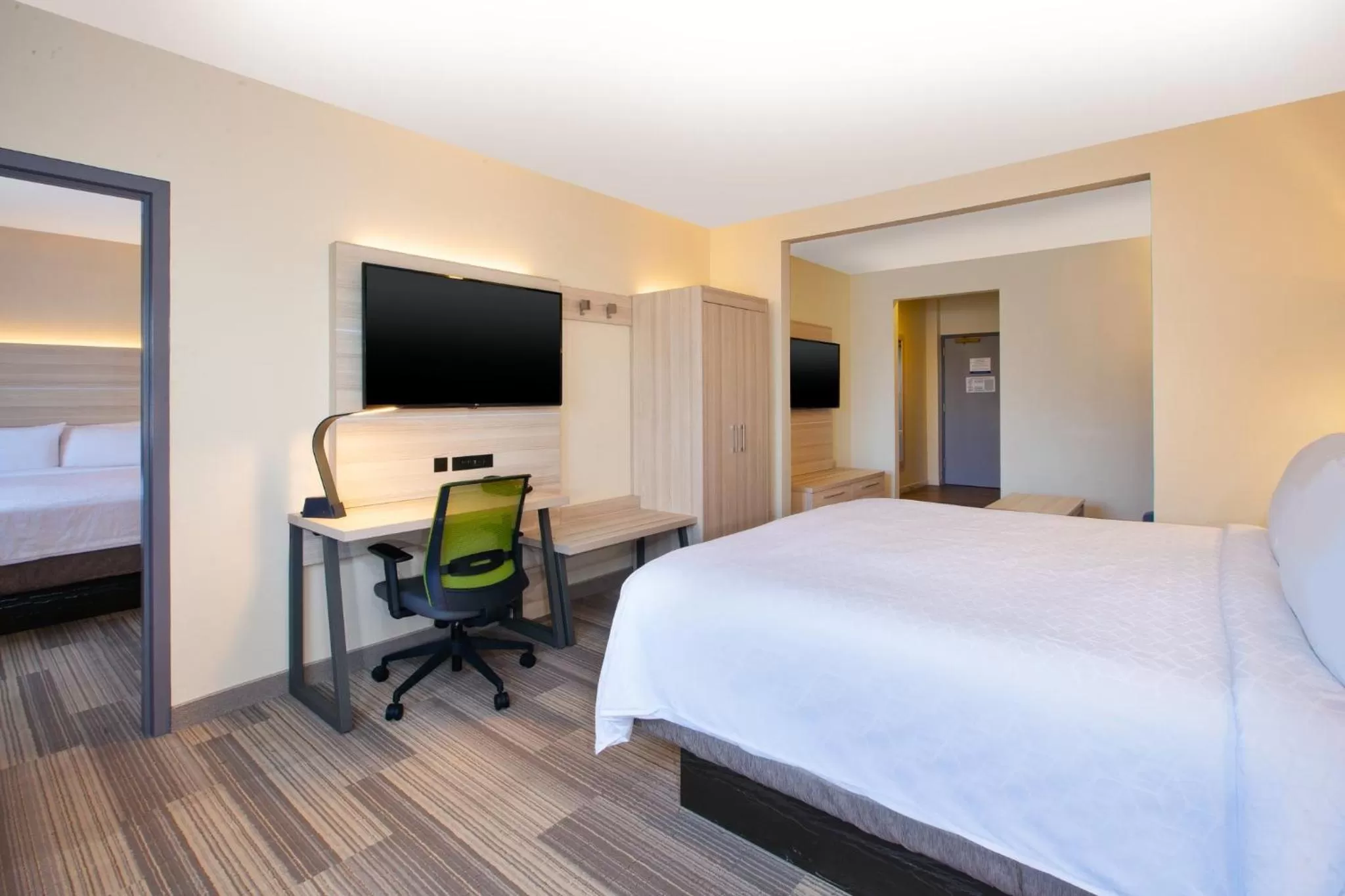 Bedroom, Bed in Holiday Inn Express Absecon-Atlantic City Area by IHG