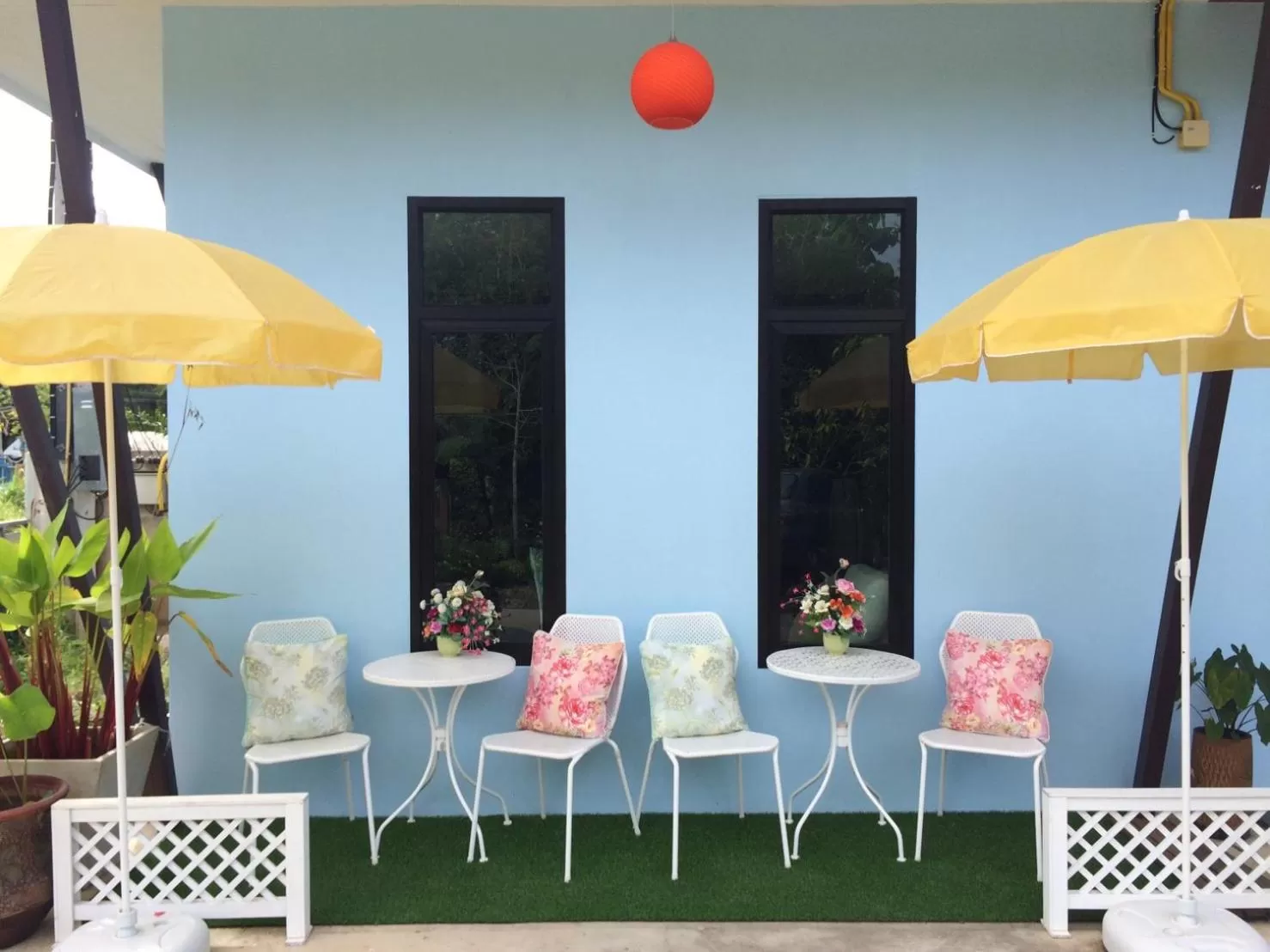 Communal lounge/ TV room in Banana Place Resort