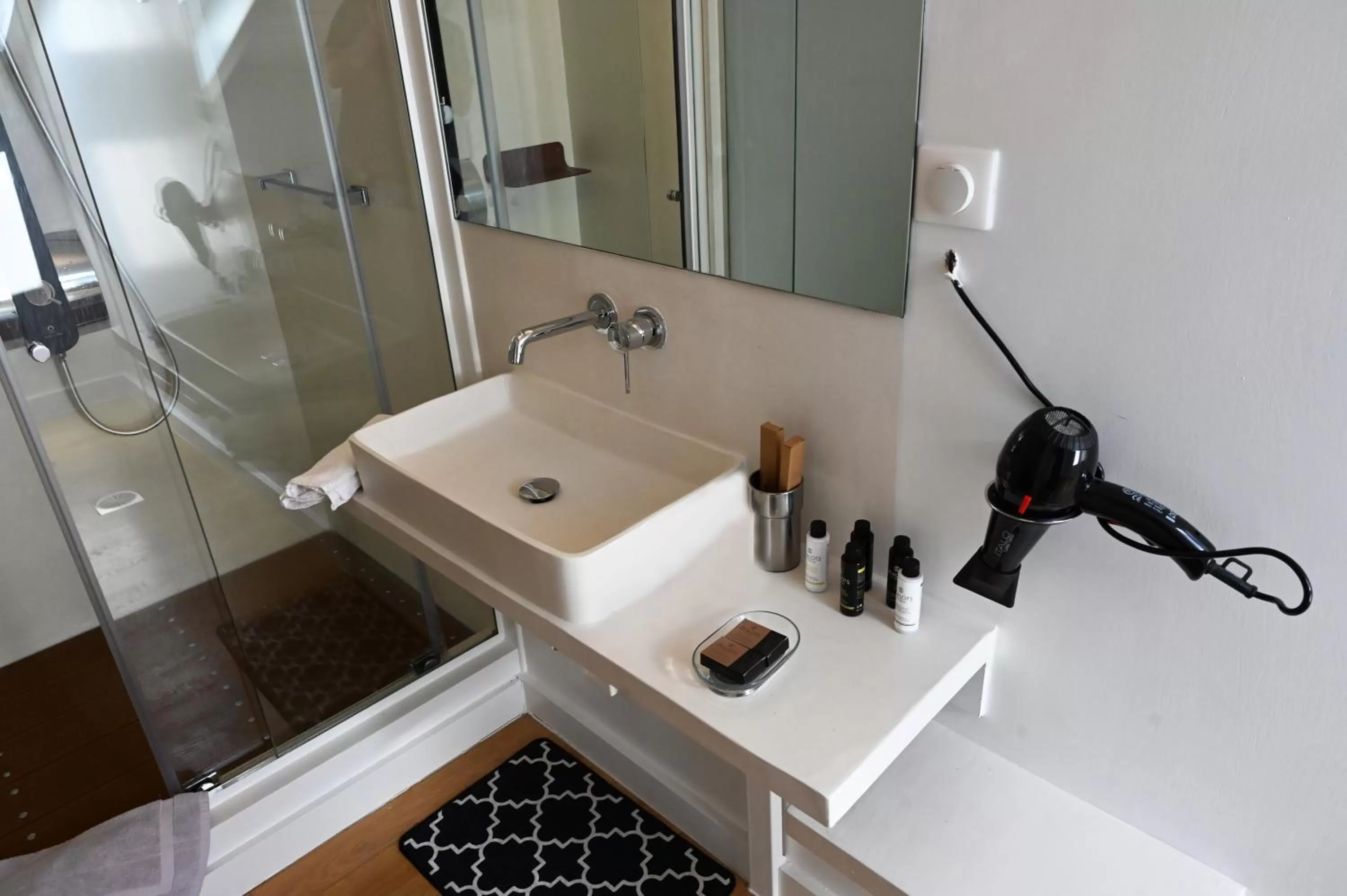 Bathroom in Clocktower Luxury Suites