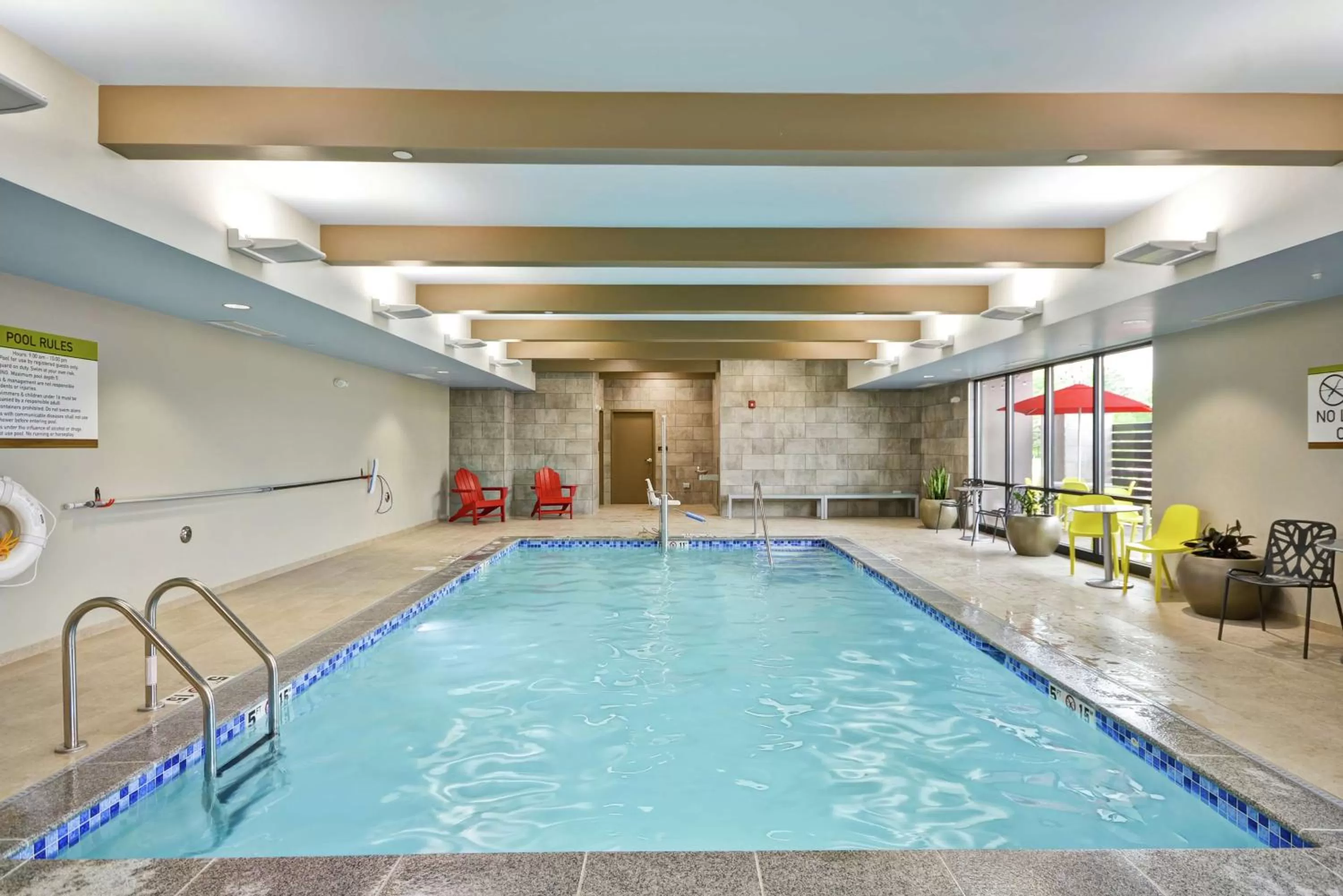 Pool view in Home2 Suites By Hilton Portland Airport