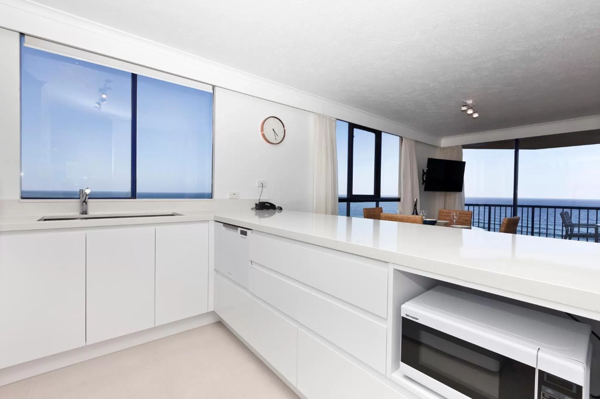 Kitchen or kitchenette in Surf Regency