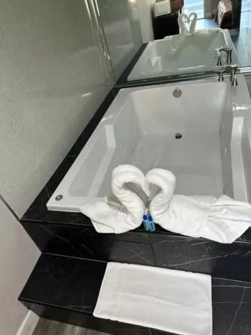 Hot Tub in Chino Motel