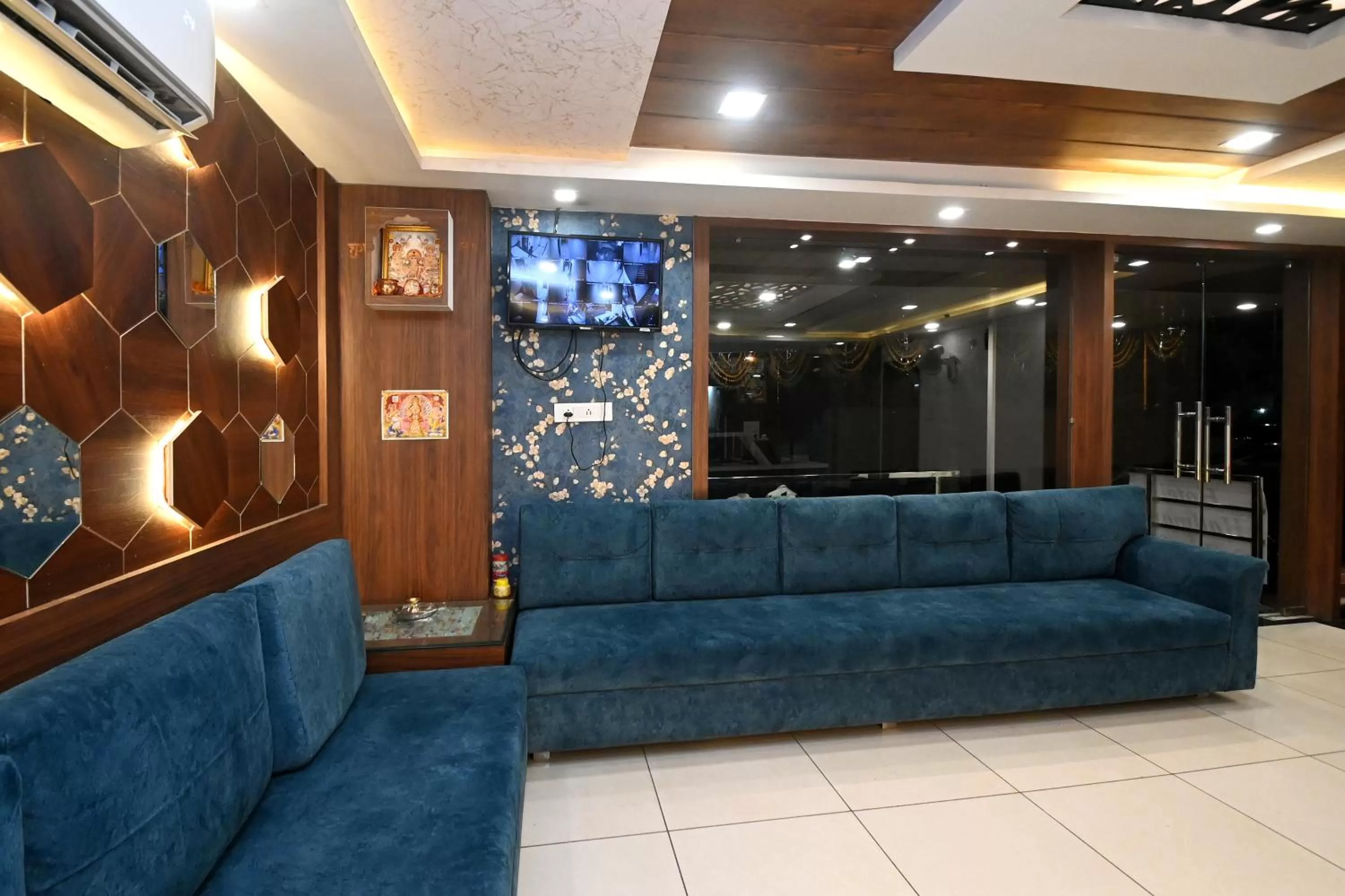 Lobby or reception in Hotel Hallmark By THC Group