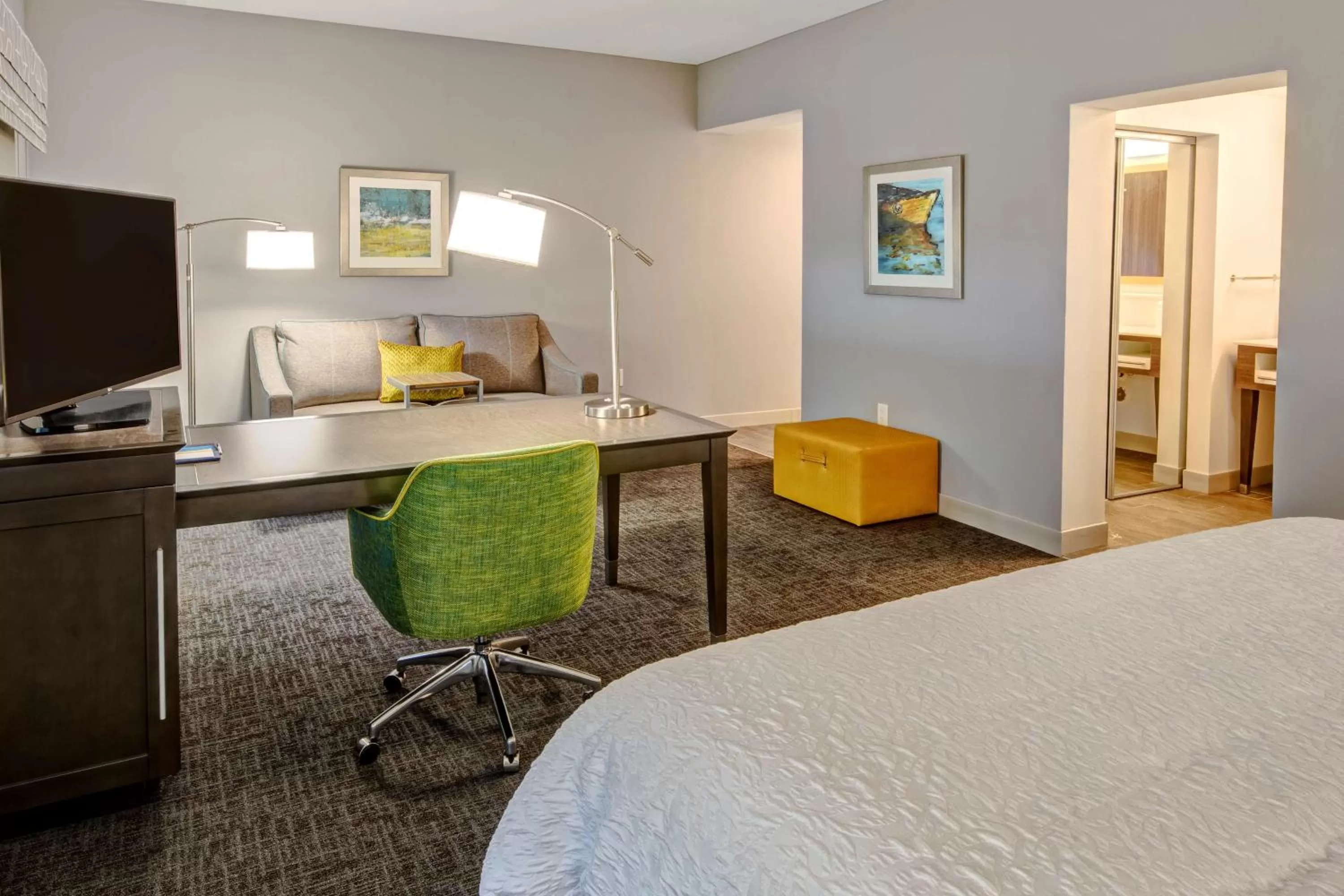 Bedroom, Bed in Hampton Inn & Suites San Jose Airport