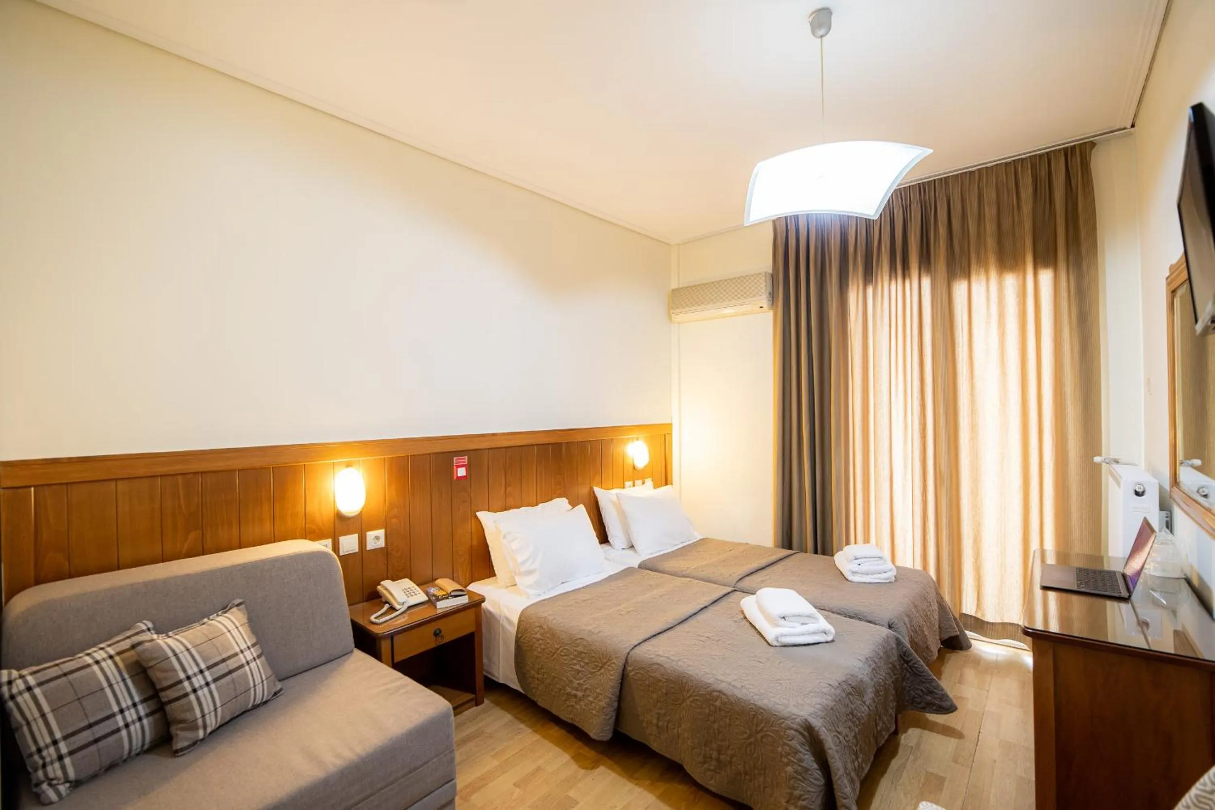 Bedroom, Bed in Hotel Philippos