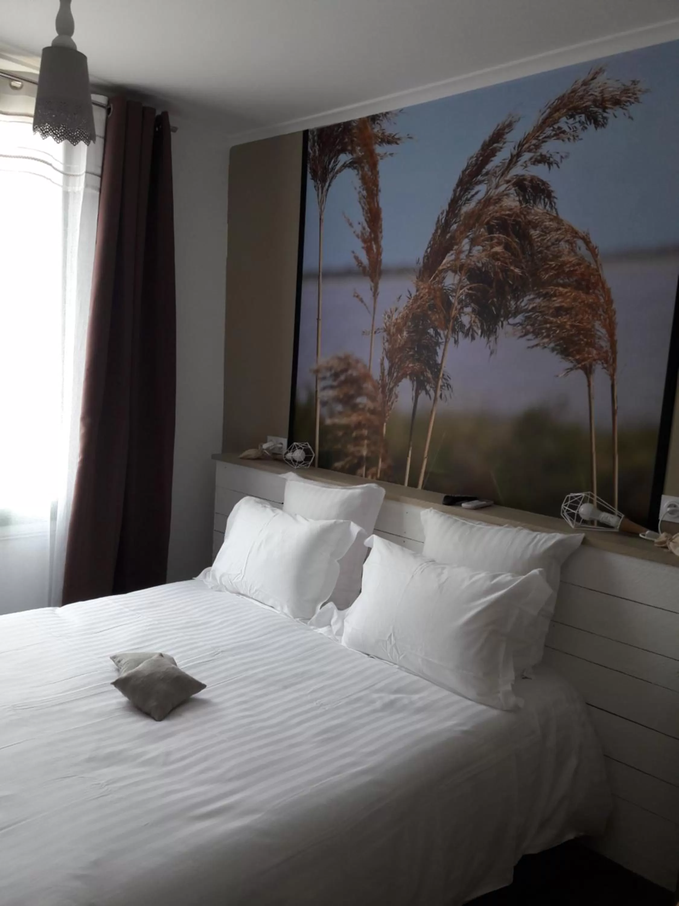 Bed in Hôtel-Restaurant "Chez Carrière"