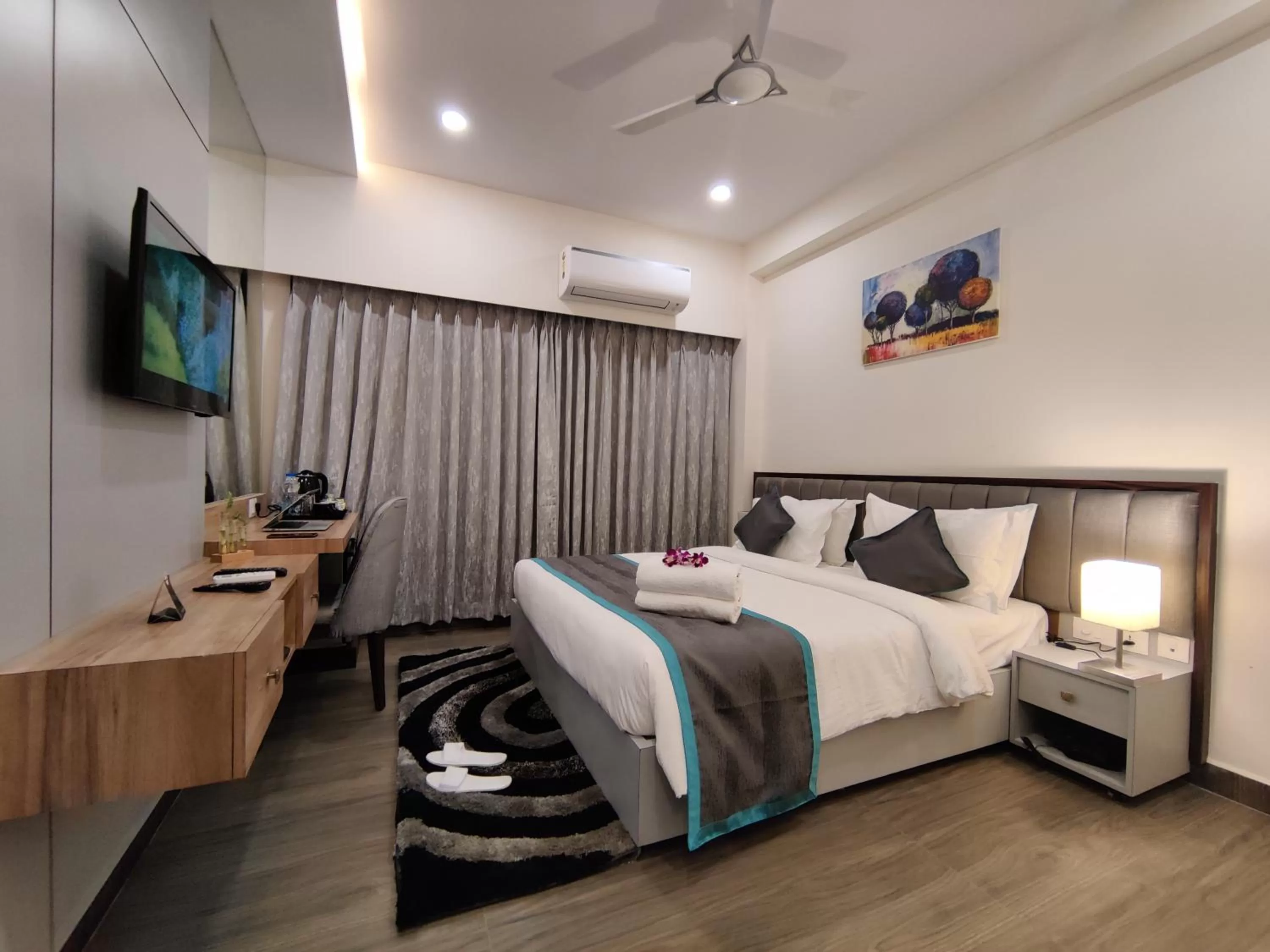 Bed in PARK IRIS HOTELS, Bharathi Nagar