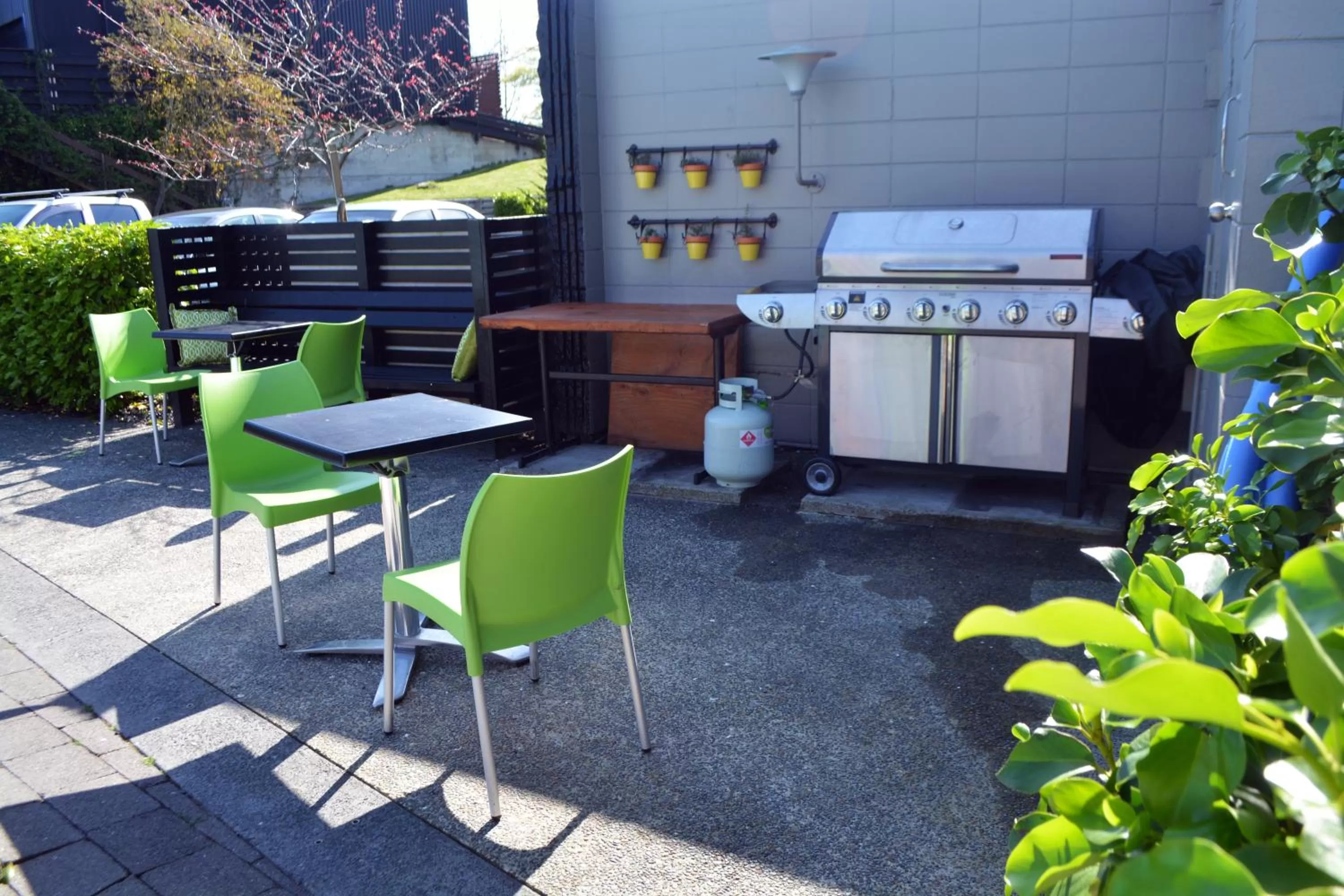 BBQ facilities in Heartland Ambassador Hotel Hamilton