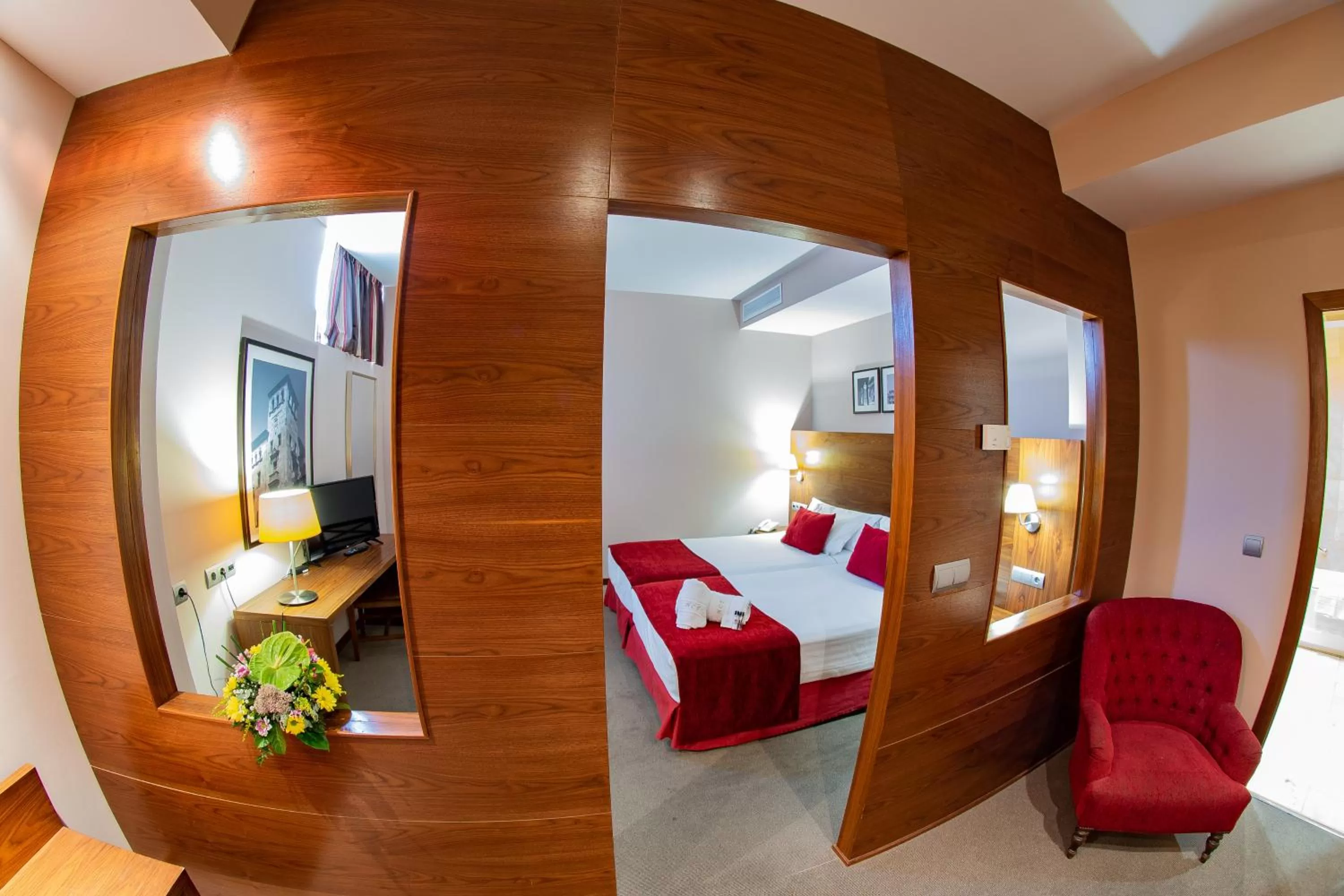 Photo of the whole room, Bed in Hospedium Hotel Casino Del Tormes