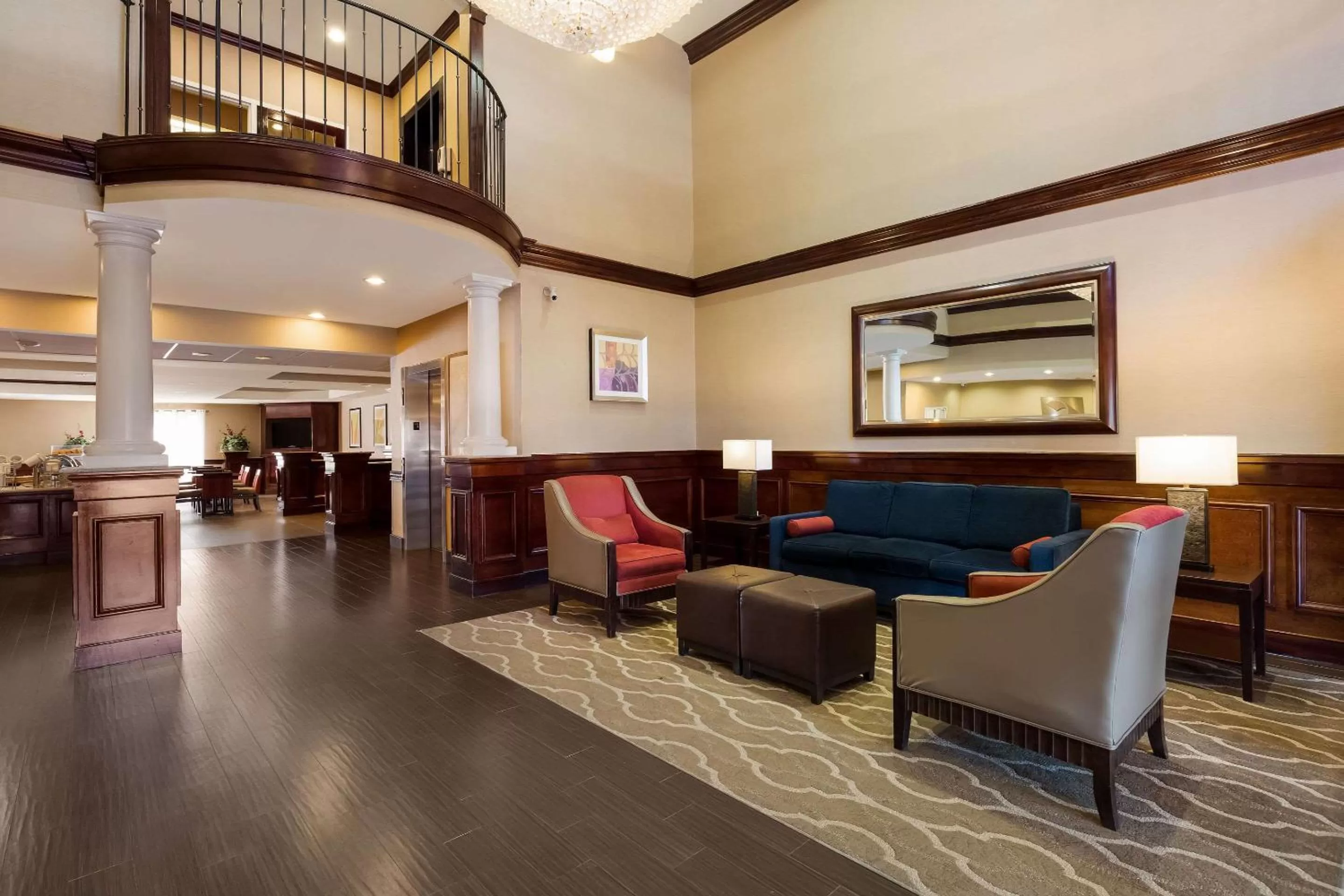 Lobby or reception in Comfort Suites Near University