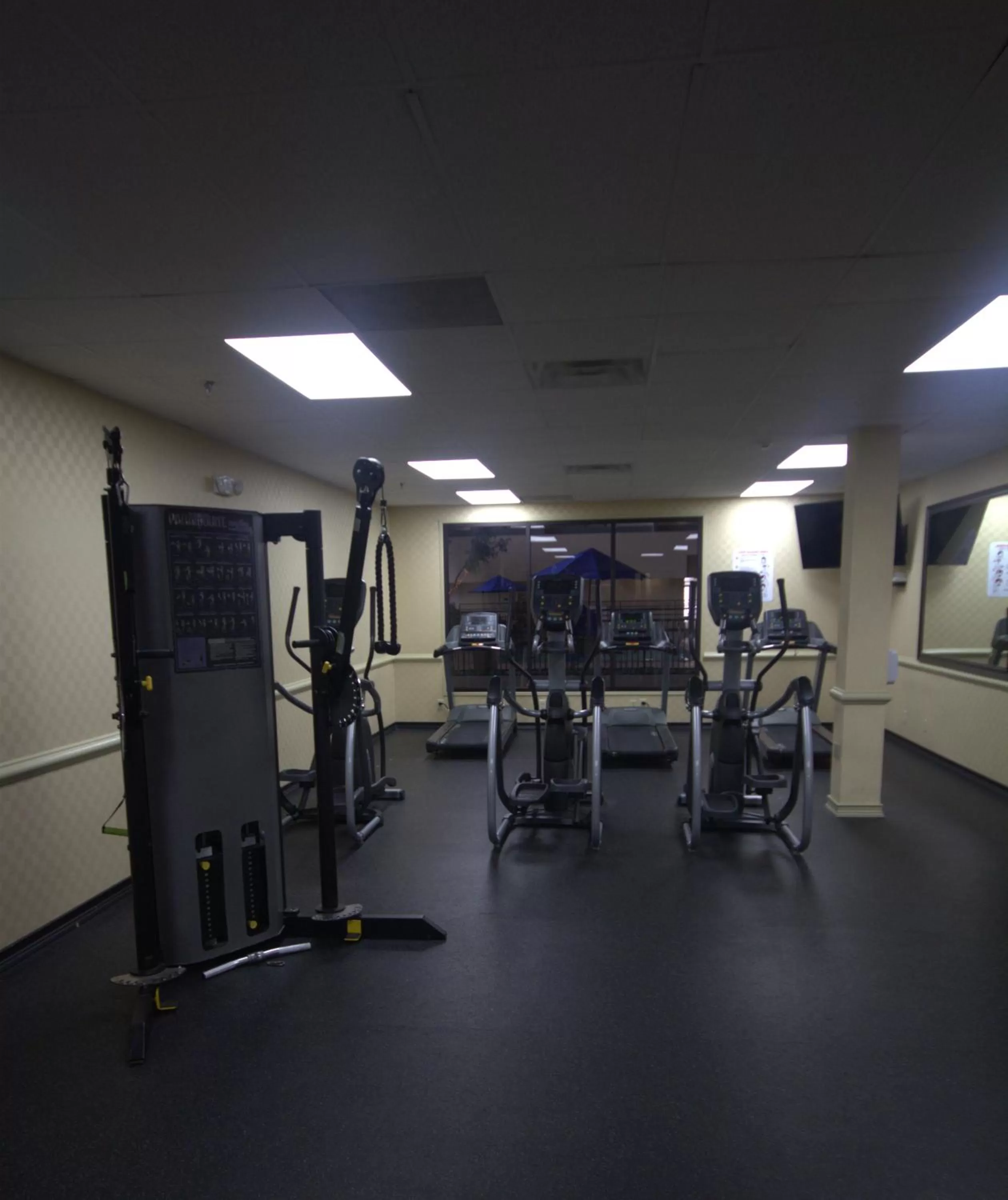 Fitness centre/facilities in Atrium Hotel and Suites DFW Airport