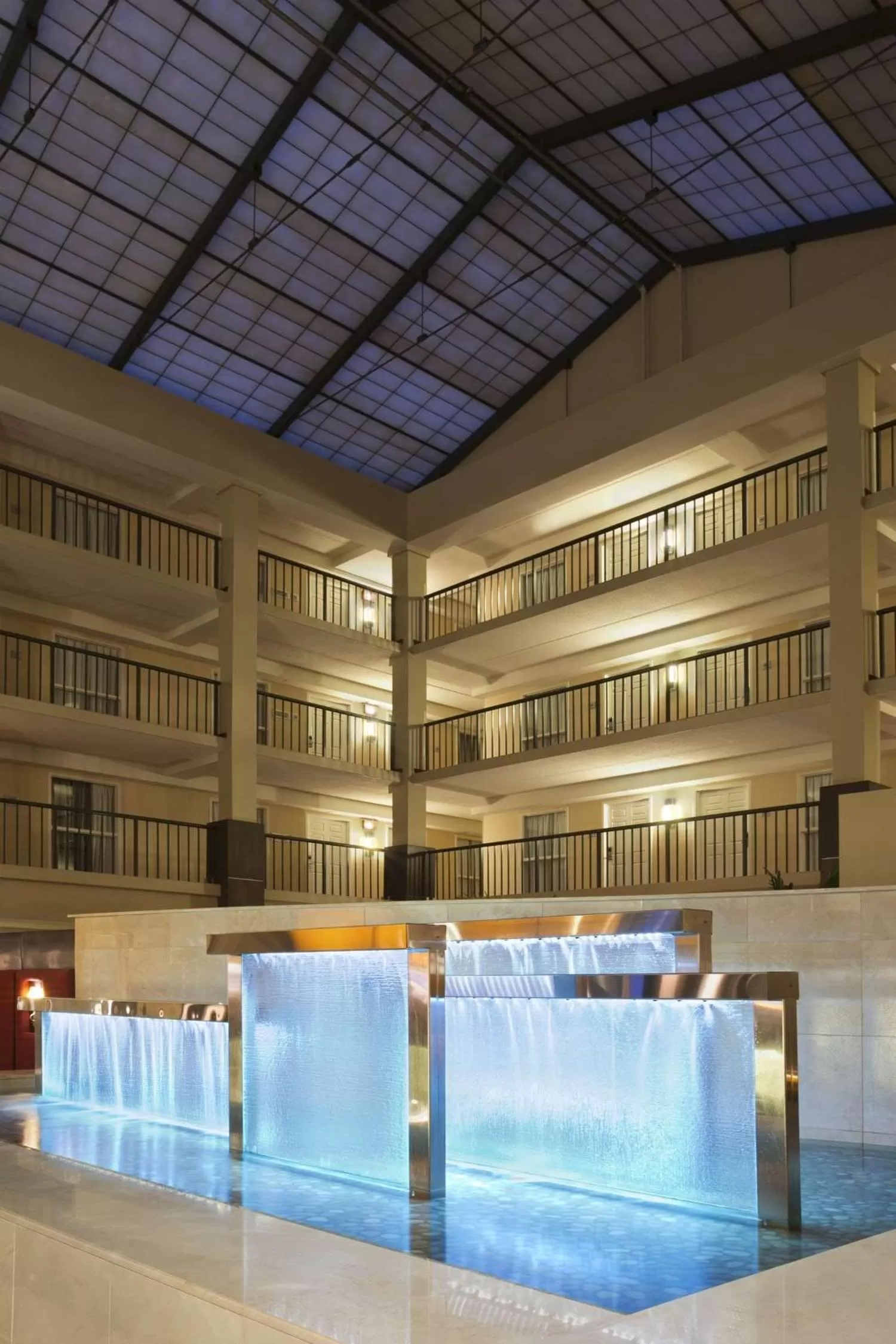 Lobby or reception in Embassy Suites Cleveland - Beachwood