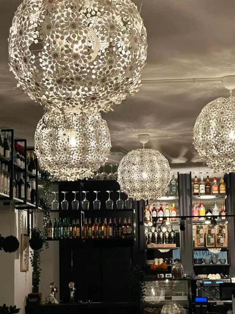 Restaurant/places to eat in VANTA Business Center