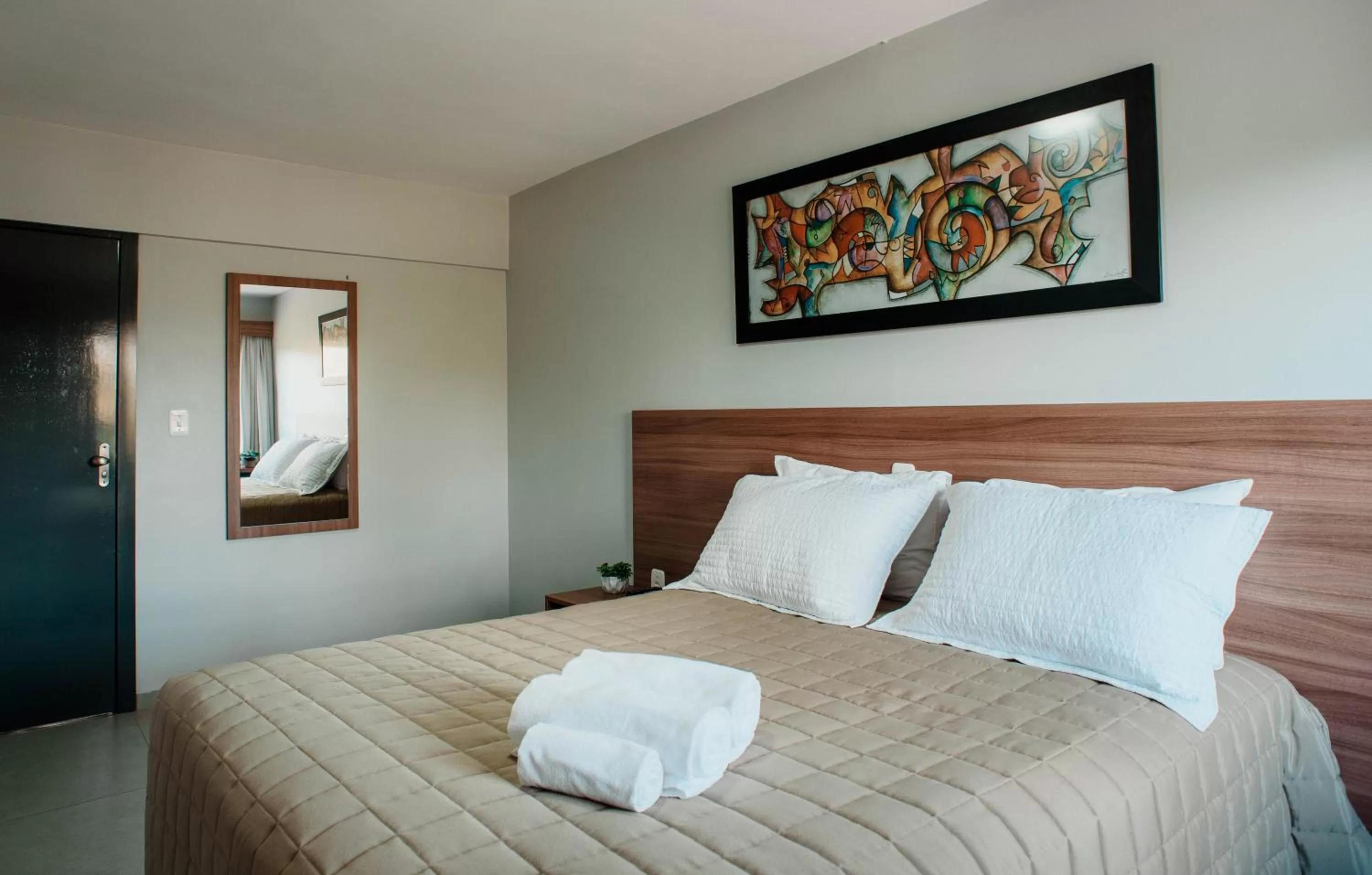 Property building, Bed in Vallér Montanha Hotel