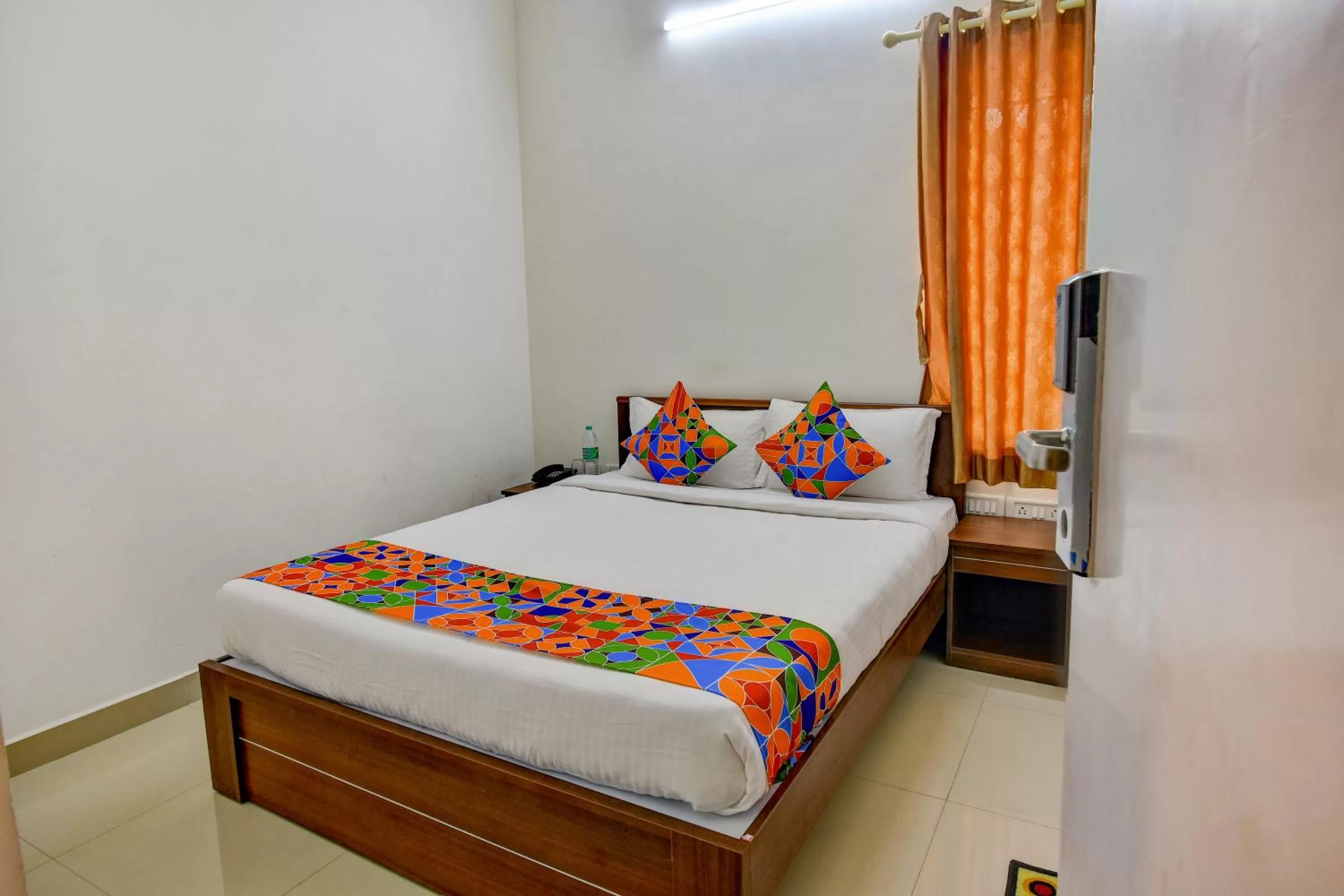 Bedroom, Bed in FabHotel PAS Residency - Nr Marina Beach