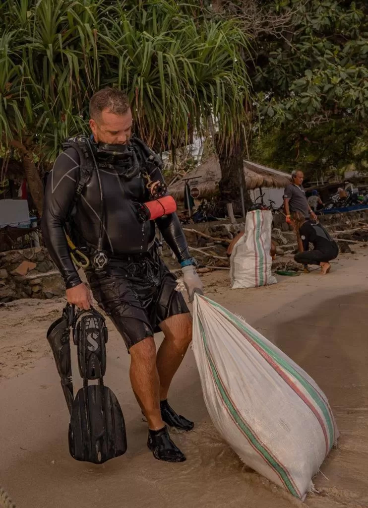 Oceans 5 Dive Resort