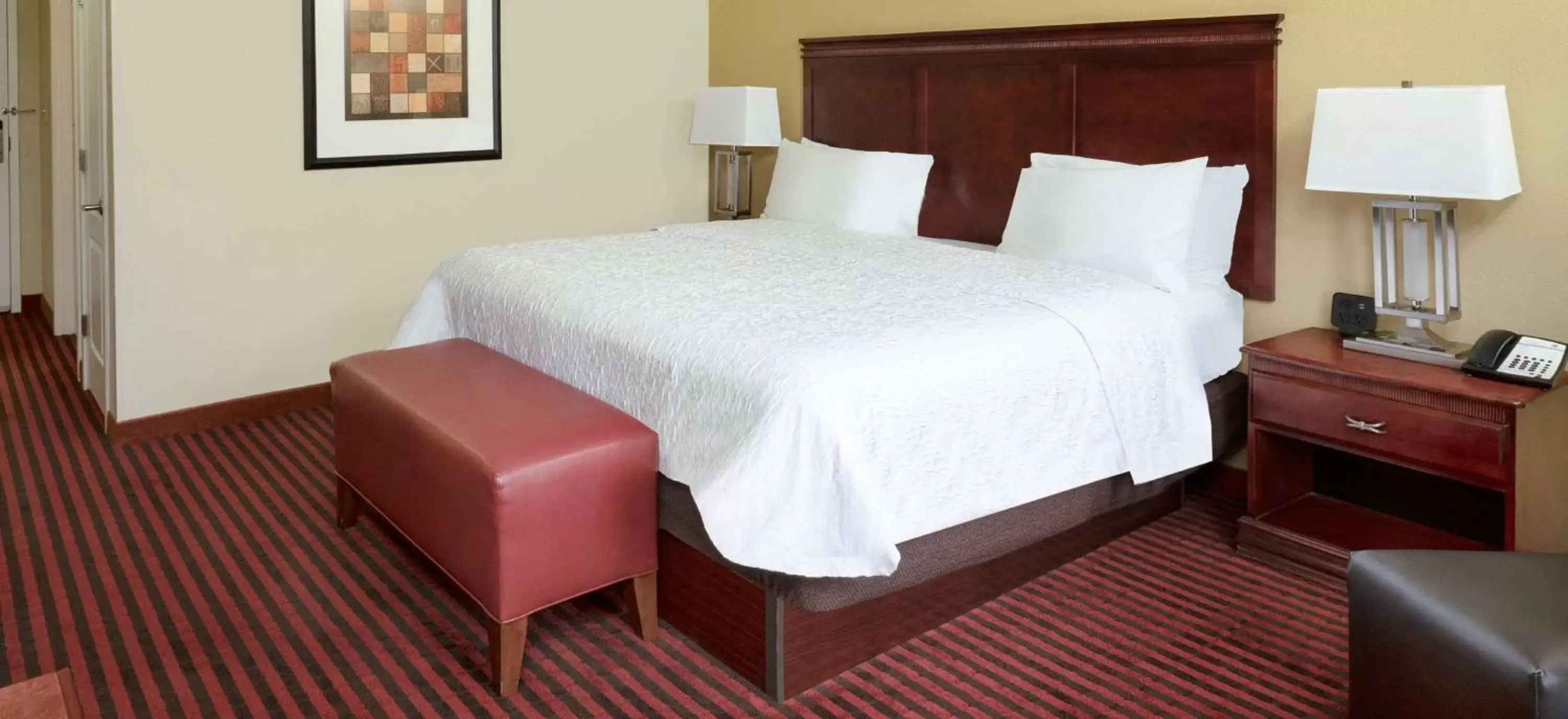 King Room Mobility/Hearing Accessible - Non-Smoking in Hampton Inn Covington King Room Mobility/Hearing Accessible - Non-Smoking in Hampton Inn Covington
