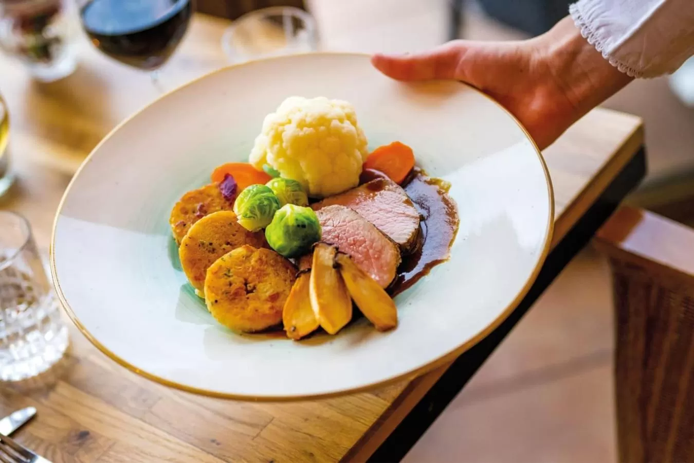 Restaurant/places to eat in Diehls Hotel