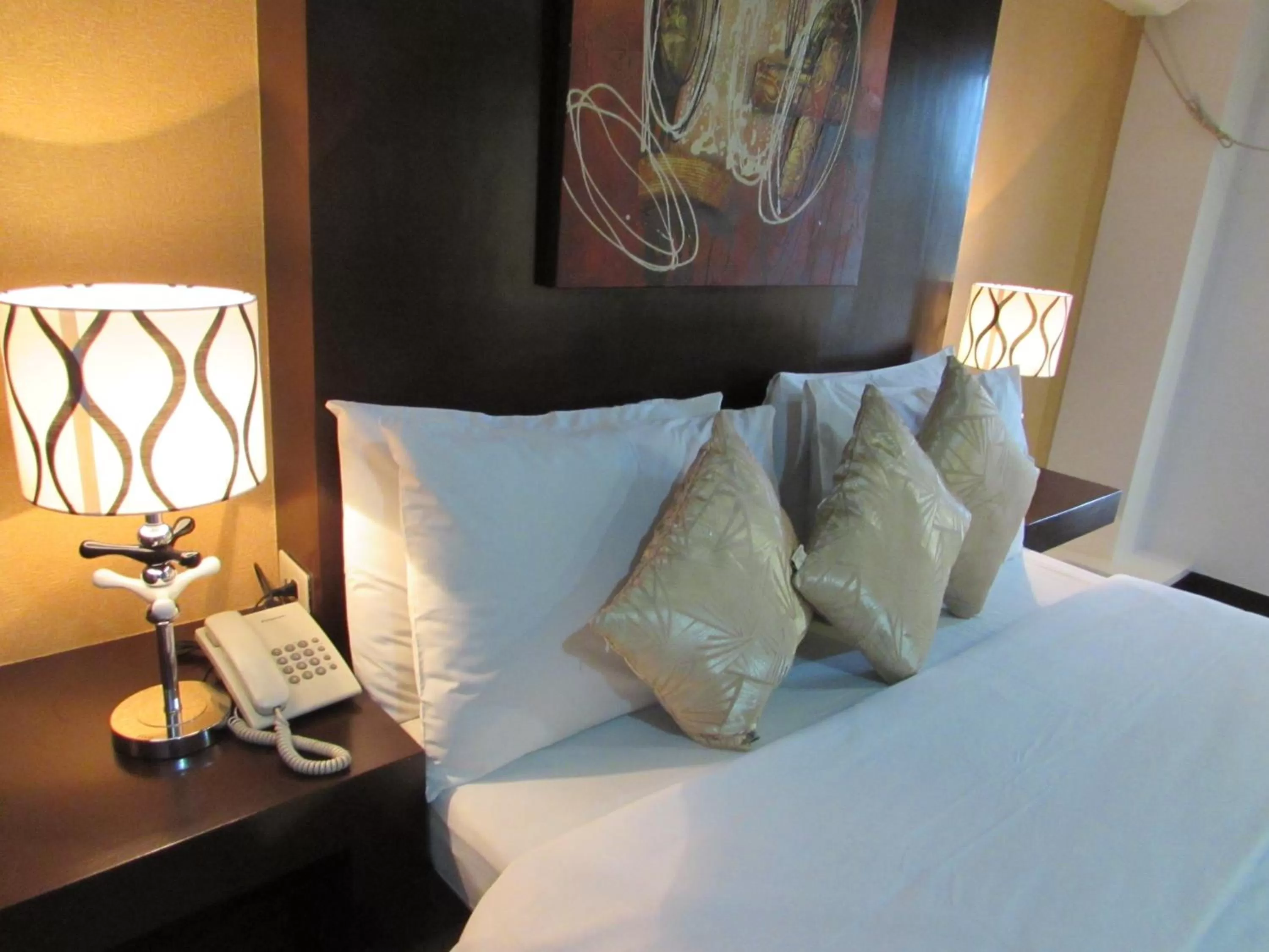 Bedroom, Bed in Oyster Plaza Hotel