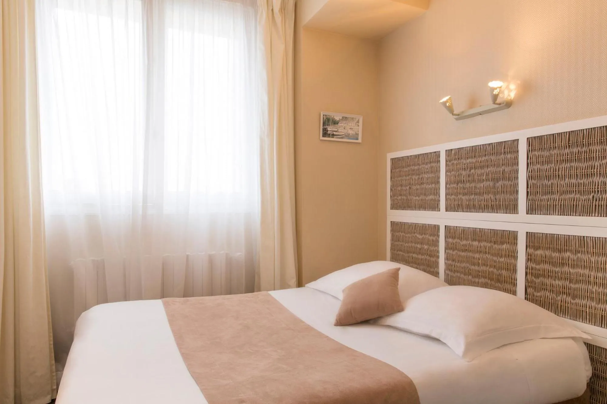 Bed in Brit Hôtel Confort Cléria Lorient Centre