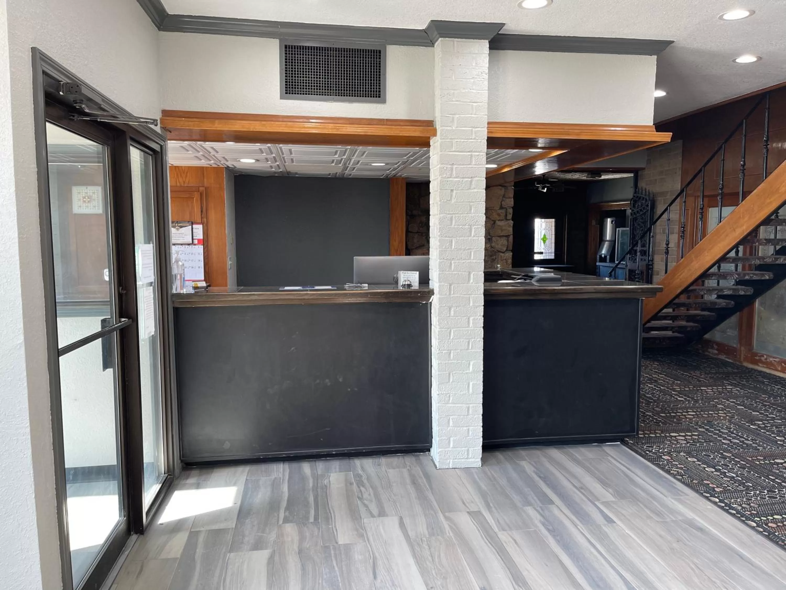 Lobby or reception, Lobby/Reception in Raintree Inn