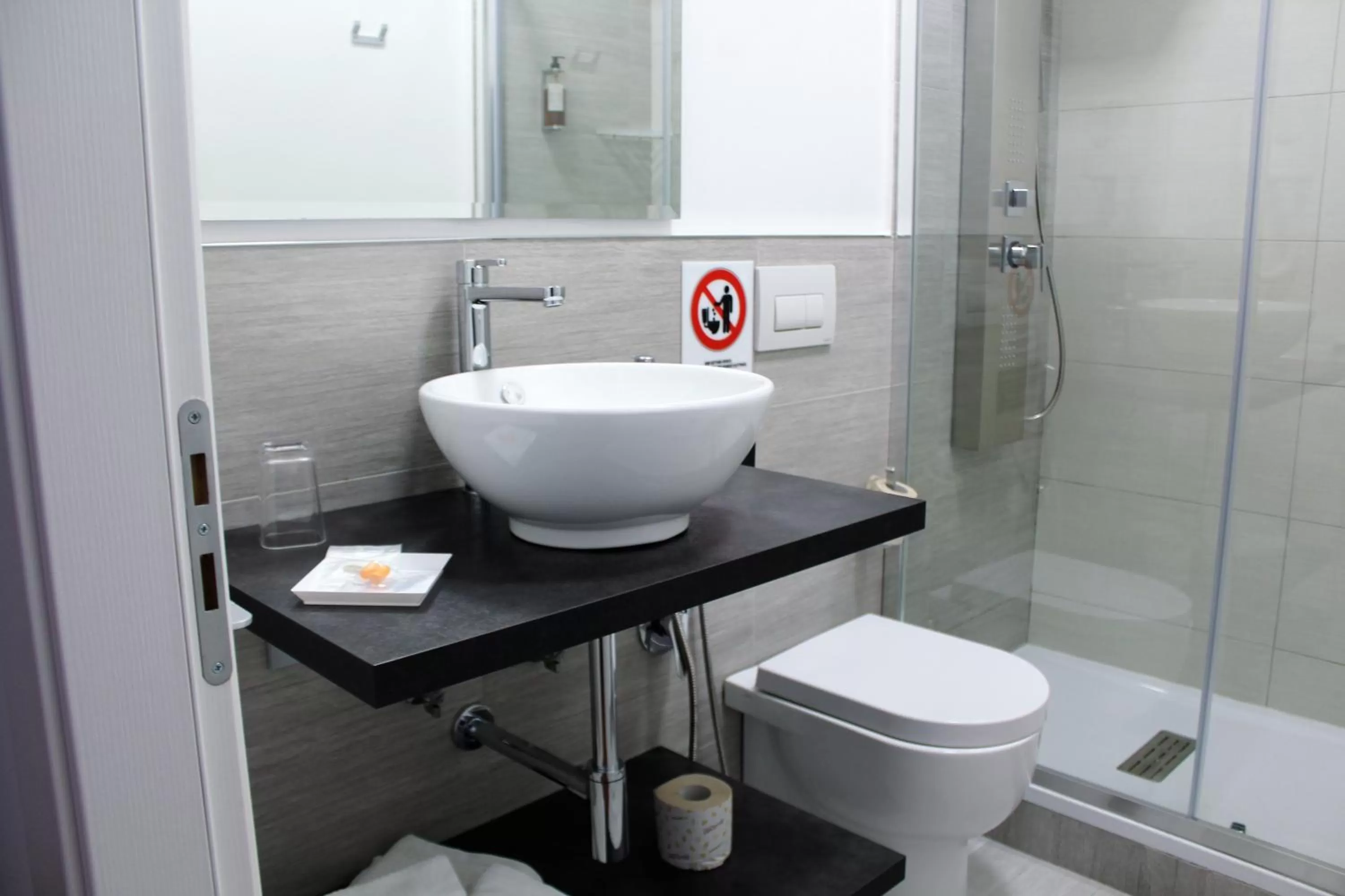 Shower in Travel B&B