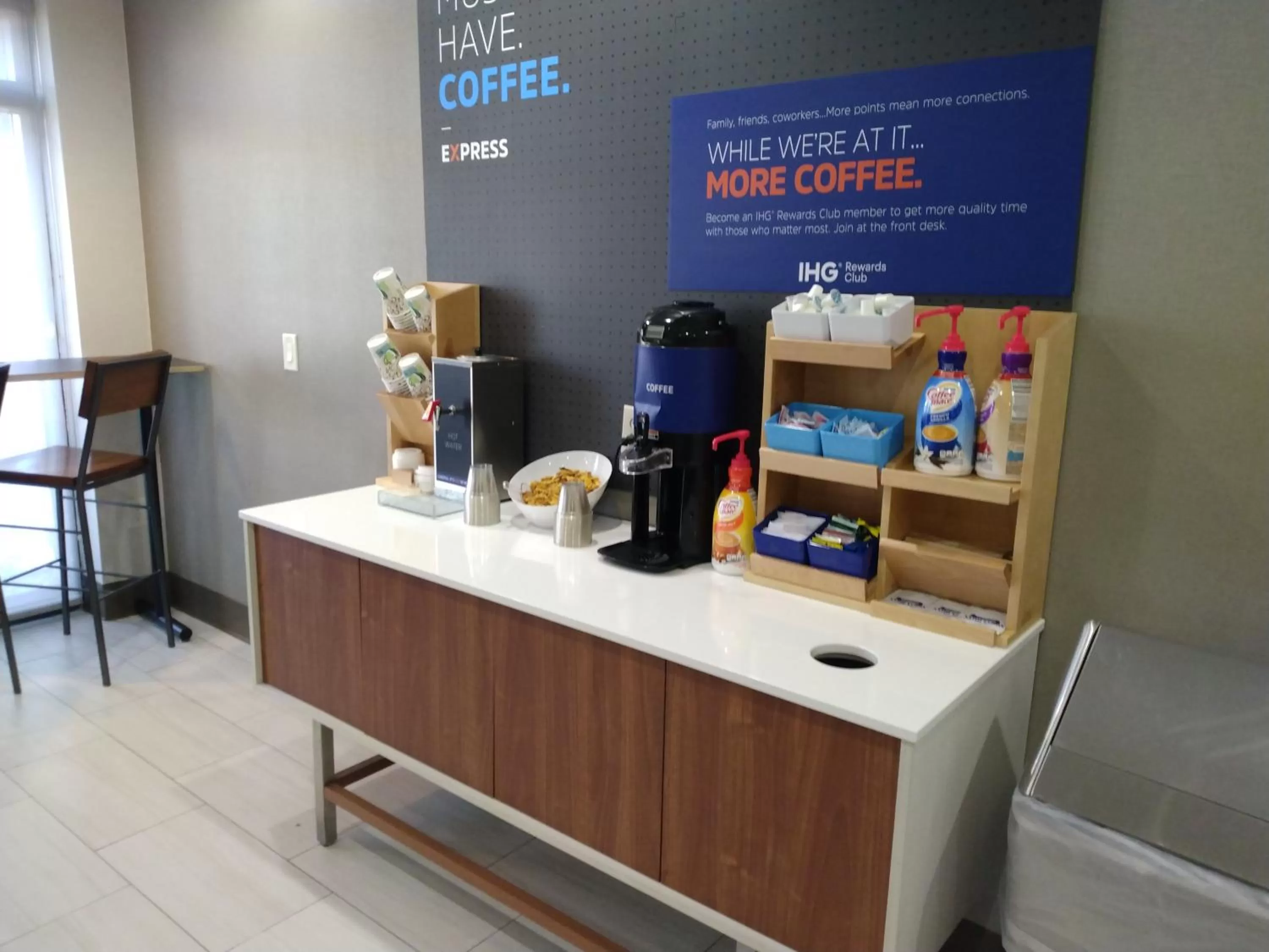 Communal lounge/ TV room in Holiday Inn Express Hotel & Suites Albuquerque Midtown by IHG