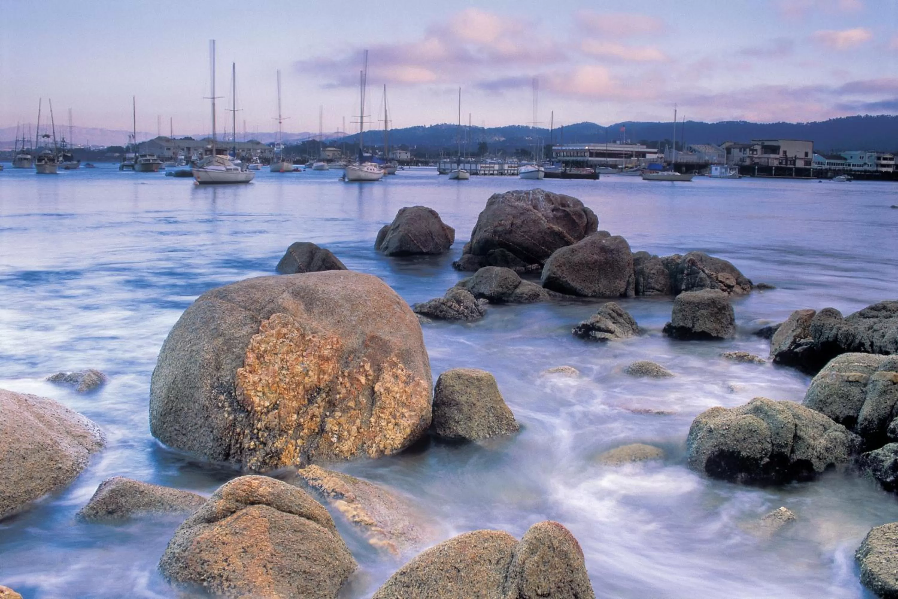 Area and facilities in Monterey Bay Inn